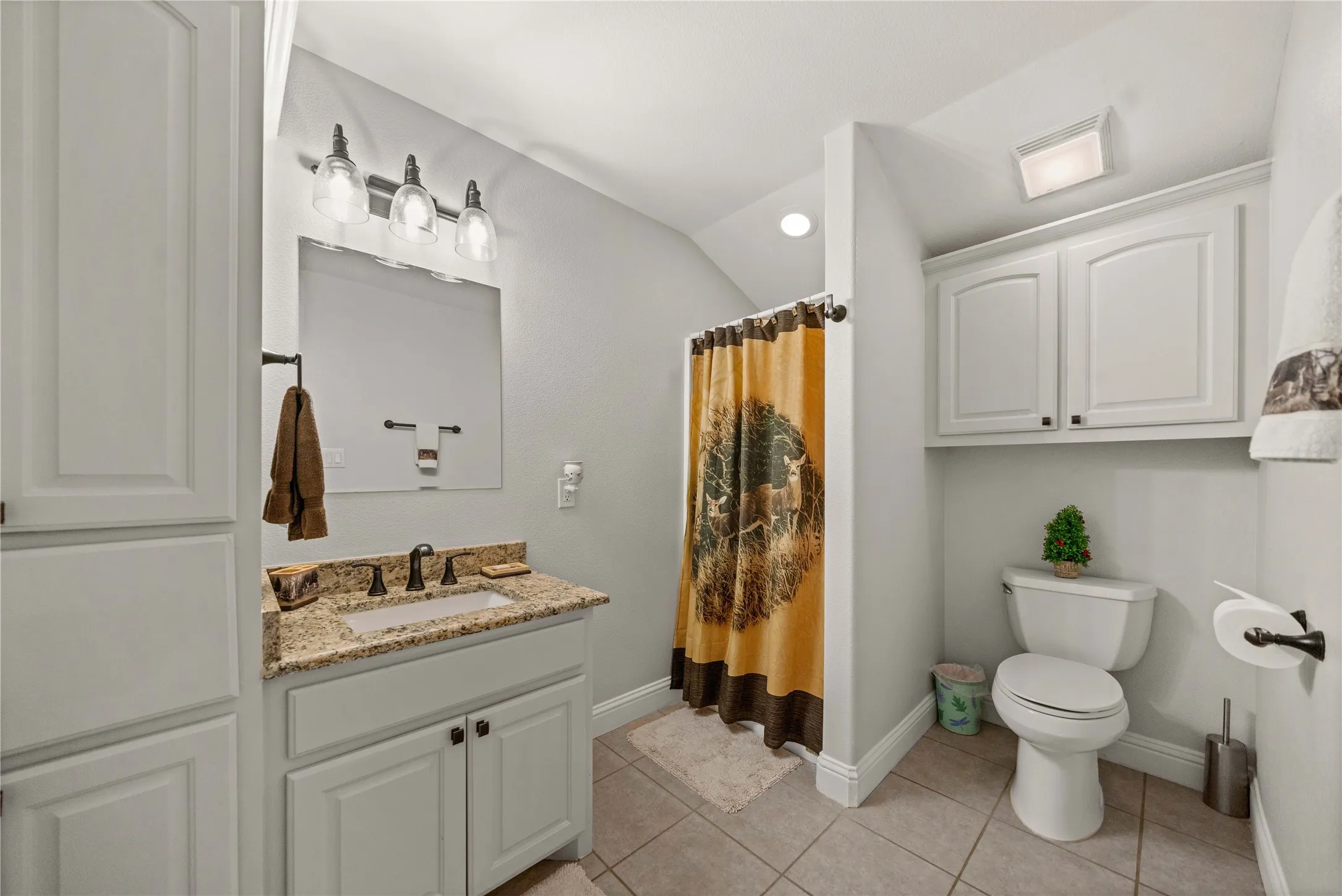 Single Family Residence For Sale in Wood County , 1054 County Road 4116, Quitman, Texas 75783, 4 Bedroom, 4 Bathroom, 2 Garage spaces, 4,405 Sqft, built in 2005, mls#21302057, Real Estate Agent in Quitman, Homes For Sale in Wood county, Homes For Sale in Quitman, Realtor in Quitman Texas, Real Estate Brokerage Independent Realty Texas, Luminita Cordes Realtor