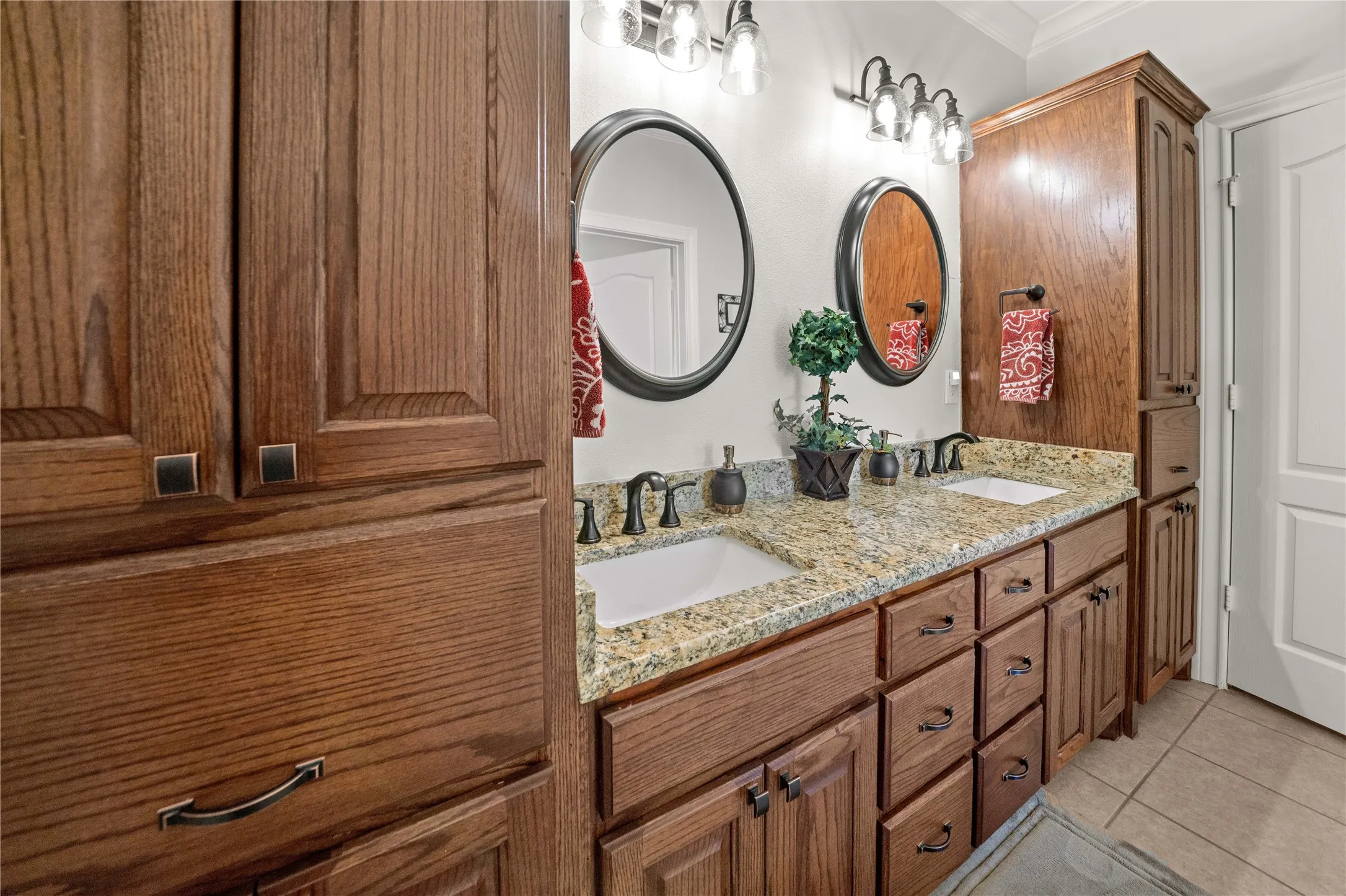 Single Family Residence For Sale in Wood County , 1054 County Road 4116, Quitman, Texas 75783, 4 Bedroom, 4 Bathroom, 2 Garage spaces, 4,405 Sqft, built in 2005, mls#21302057, Real Estate Agent in Quitman, Homes For Sale in Wood county, Homes For Sale in Quitman, Realtor in Quitman Texas, Real Estate Brokerage Independent Realty Texas, Luminita Cordes Realtor
