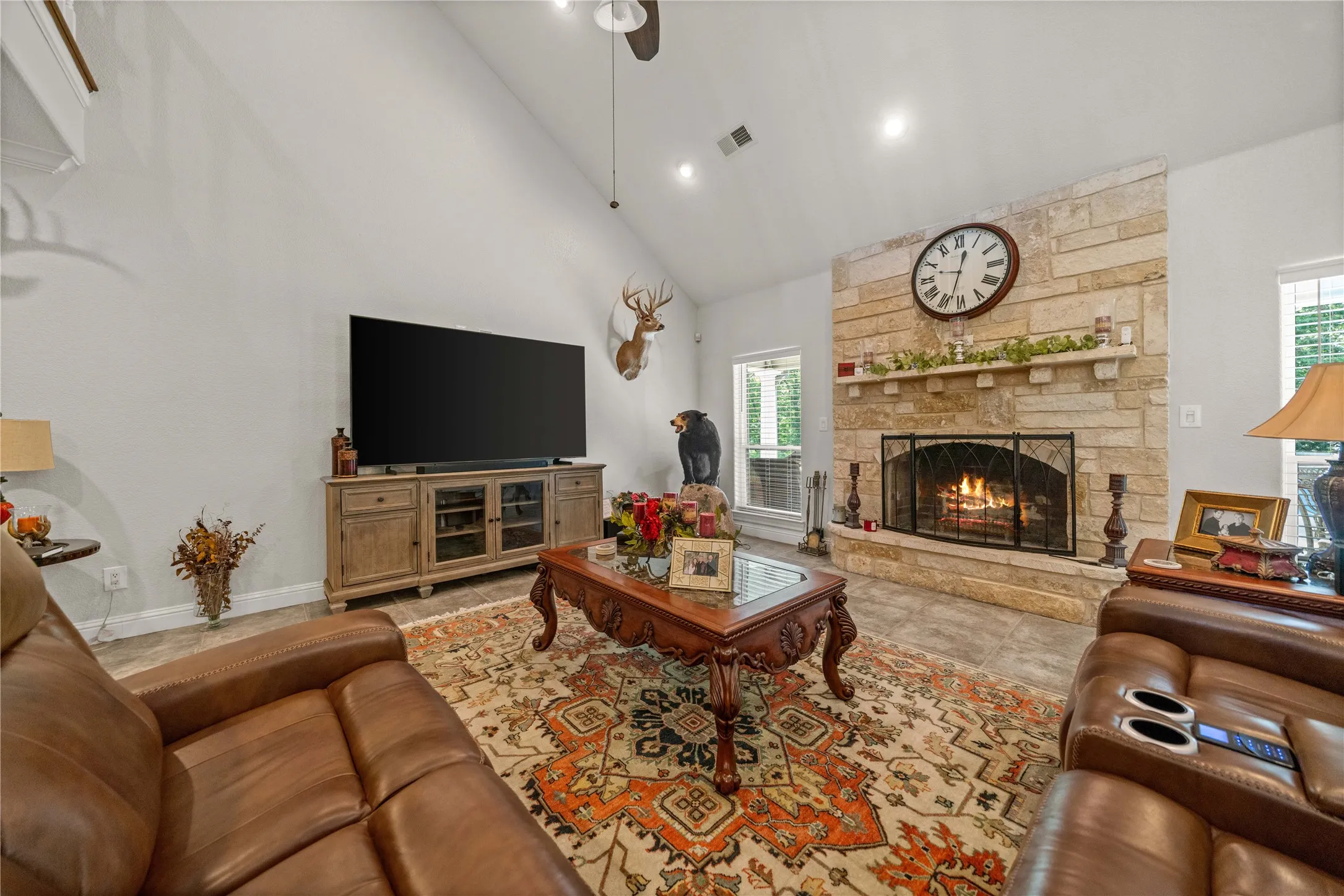 Single Family Residence For Sale in Wood County , 1054 County Road 4116, Quitman, Texas 75783, 4 Bedroom, 4 Bathroom, 2 Garage spaces, 4,405 Sqft, built in 2005, mls#21302057, Real Estate Agent in Quitman, Homes For Sale in Wood county, Homes For Sale in Quitman, Realtor in Quitman Texas, Real Estate Brokerage Independent Realty Texas, Luminita Cordes Realtor