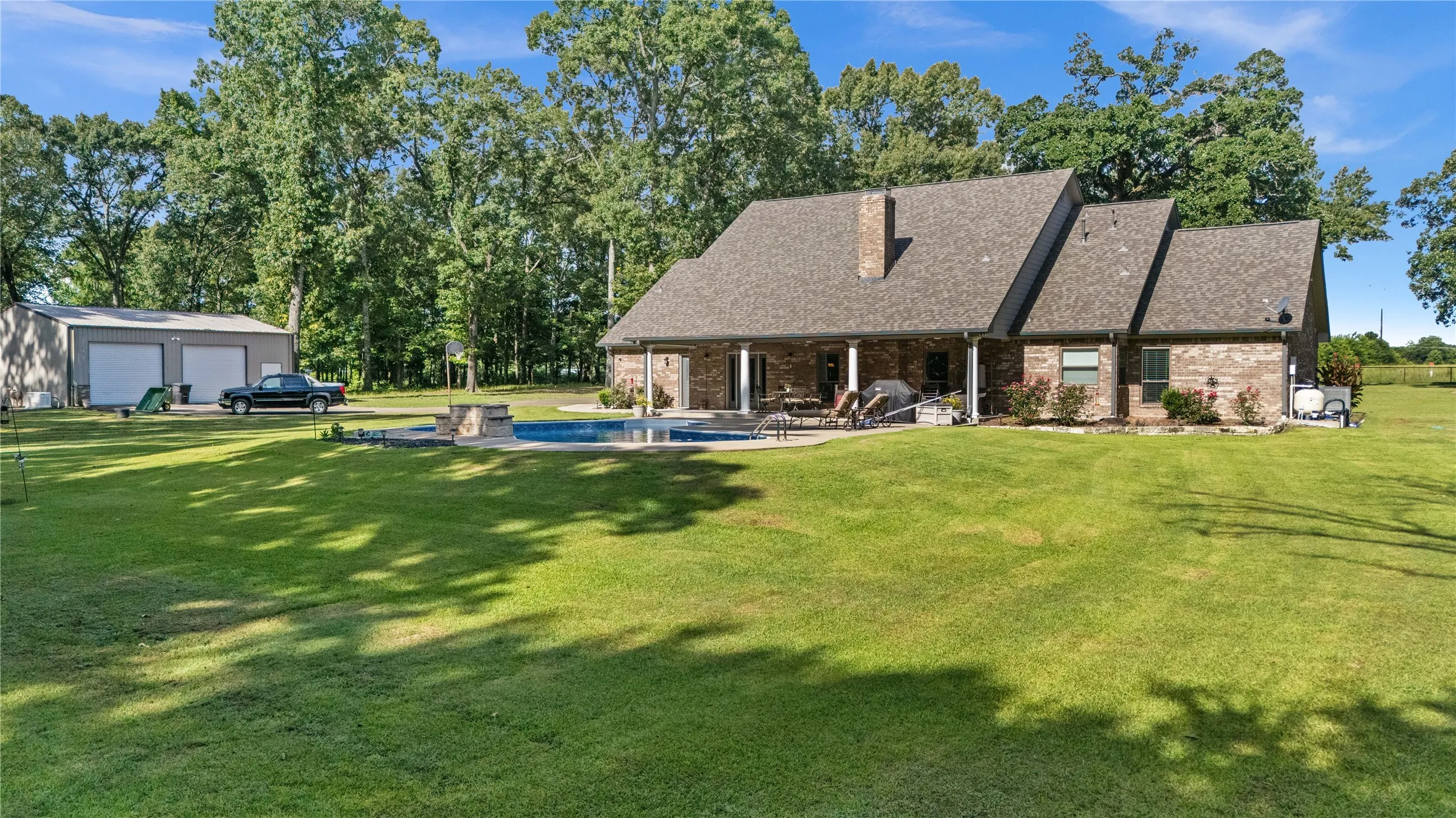 Single Family Residence For Sale in Wood County , 1054 County Road 4116, Quitman, Texas 75783, 4 Bedroom, 4 Bathroom, 2 Garage spaces, 4,405 Sqft, built in 2005, mls#21302057, Real Estate Agent in Quitman, Homes For Sale in Wood county, Homes For Sale in Quitman, Realtor in Quitman Texas, Real Estate Brokerage Independent Realty Texas, Luminita Cordes Realtor