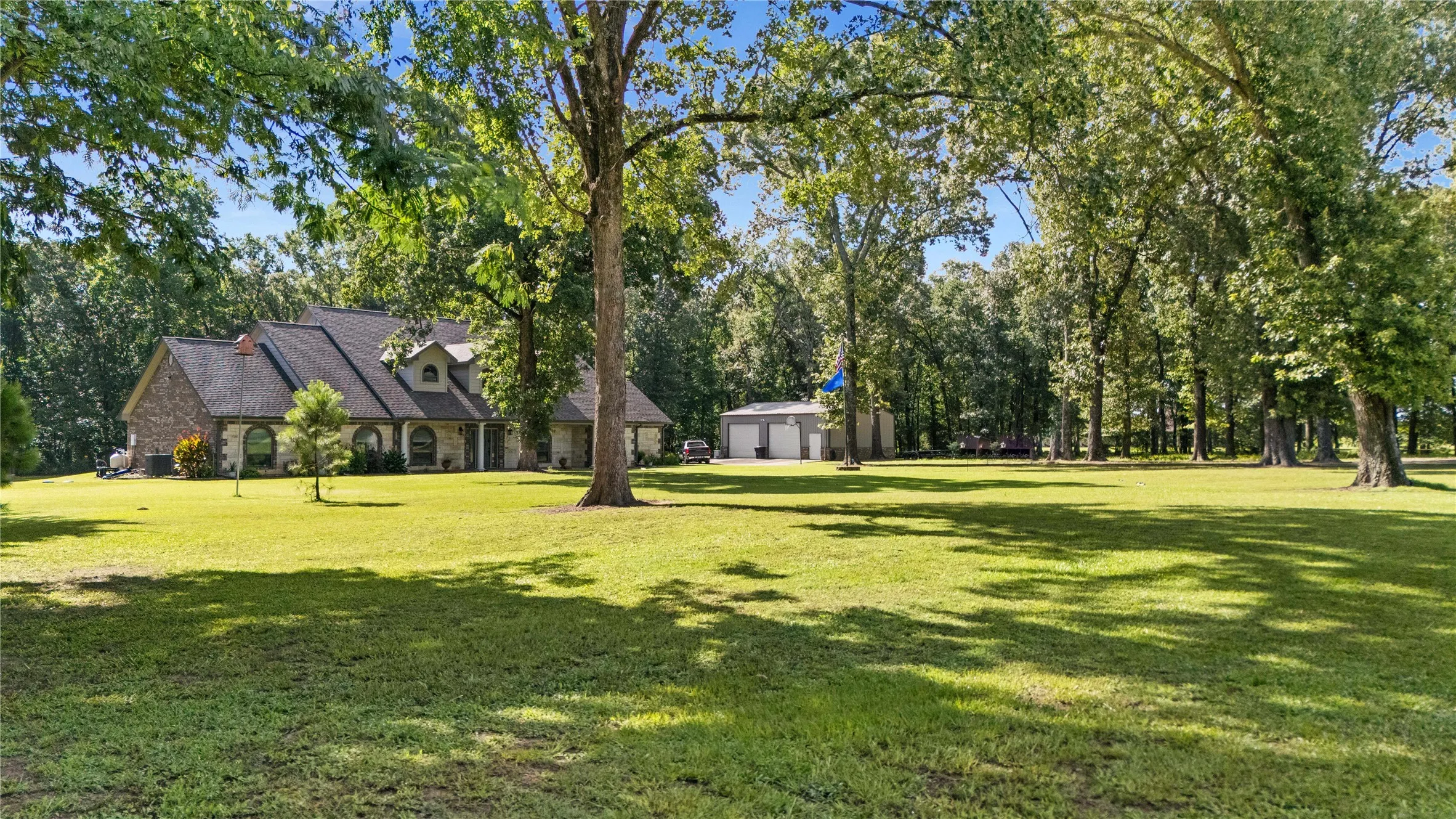 Single Family Residence For Sale in Wood County , 1054 County Road 4116, Quitman, Texas 75783, 4 Bedroom, 4 Bathroom, 2 Garage spaces, 4,405 Sqft, built in 2005, mls#21302057, Real Estate Agent in Quitman, Homes For Sale in Wood county, Homes For Sale in Quitman, Realtor in Quitman Texas, Real Estate Brokerage Independent Realty Texas, Luminita Cordes Realtor