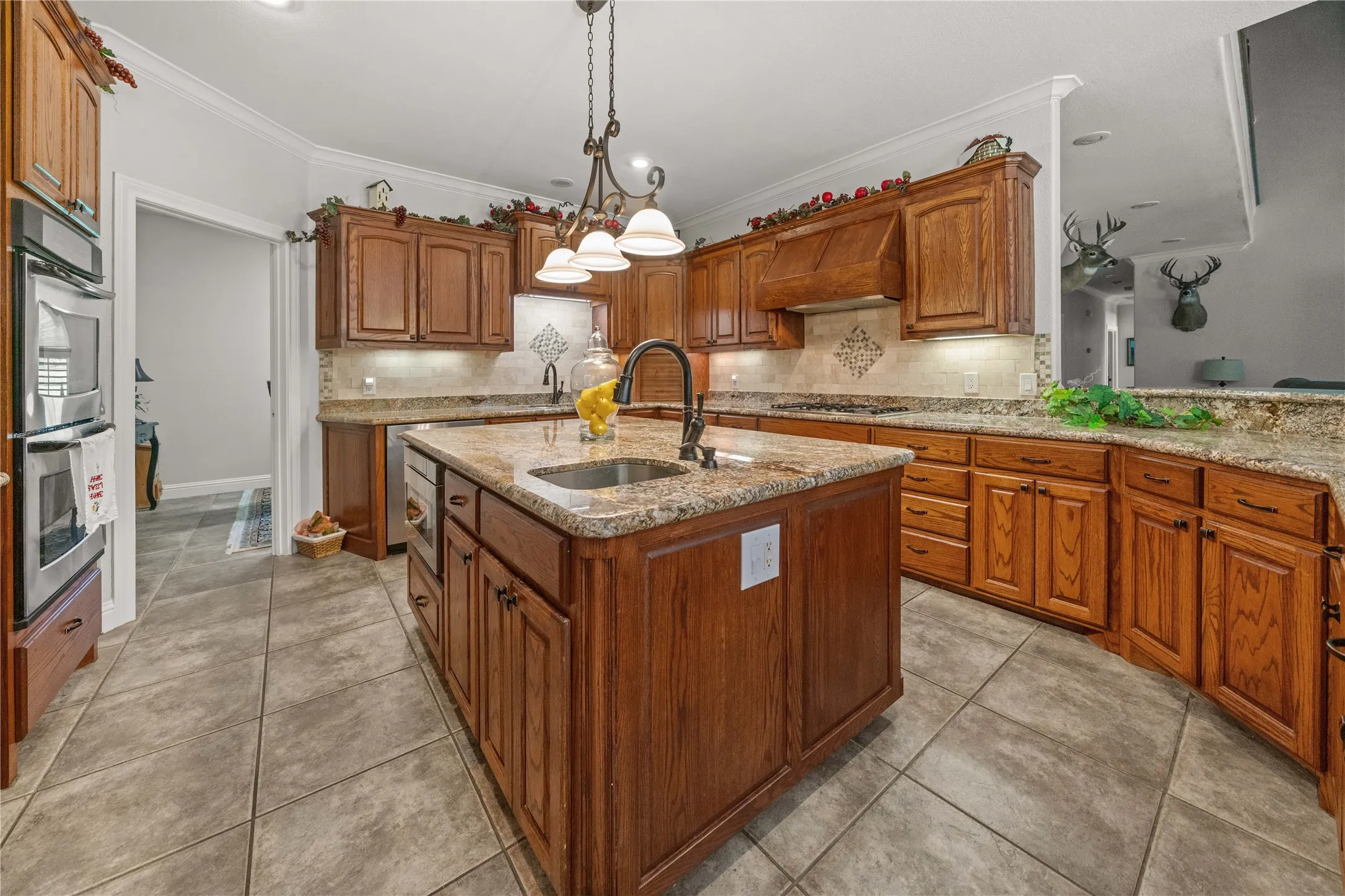 Single Family Residence For Sale in Wood County , 1054 County Road 4116, Quitman, Texas 75783, 4 Bedroom, 4 Bathroom, 2 Garage spaces, 4,405 Sqft, built in 2005, mls#21302057, Real Estate Agent in Quitman, Homes For Sale in Wood county, Homes For Sale in Quitman, Realtor in Quitman Texas, Real Estate Brokerage Independent Realty Texas, Luminita Cordes Realtor
