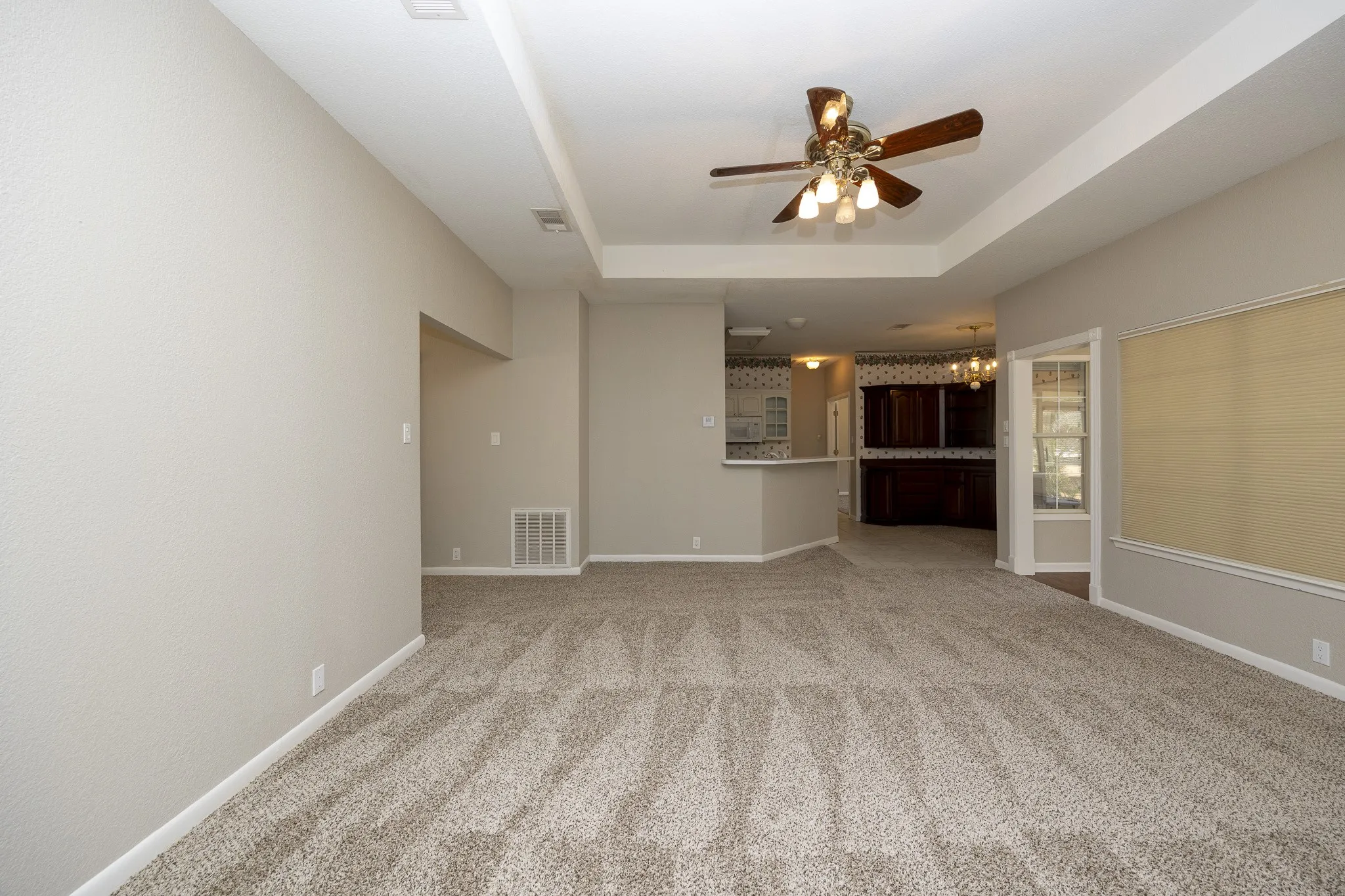 Single Family Residence For Rent in Denton County , 4525 Teasley Lane, Denton, Texas 76210, 4 Bedroom, 2 Bathroom, 2 Garage spaces, 2,915 Sqft, built in 1995, mls#21302197, Real Estate Agent in Denton, Homes For Rent in Denton county, Homes For Rent in Denton, Realtor in Denton Texas, Real Estate Brokerage Independent Realty Texas, Luminita Cordes Realtor