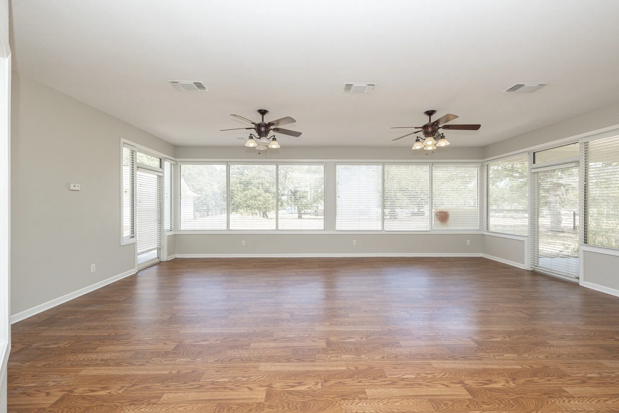 Single Family Residence For Rent in Denton County , 4525 Teasley Lane, Denton, Texas 76210, 4 Bedroom, 2 Bathroom, 2 Garage spaces, 2,915 Sqft, built in 1995, mls#21302197, Real Estate Agent in Denton, Homes For Rent in Denton county, Homes For Rent in Denton, Realtor in Denton Texas, Real Estate Brokerage Independent Realty Texas, Luminita Cordes Realtor