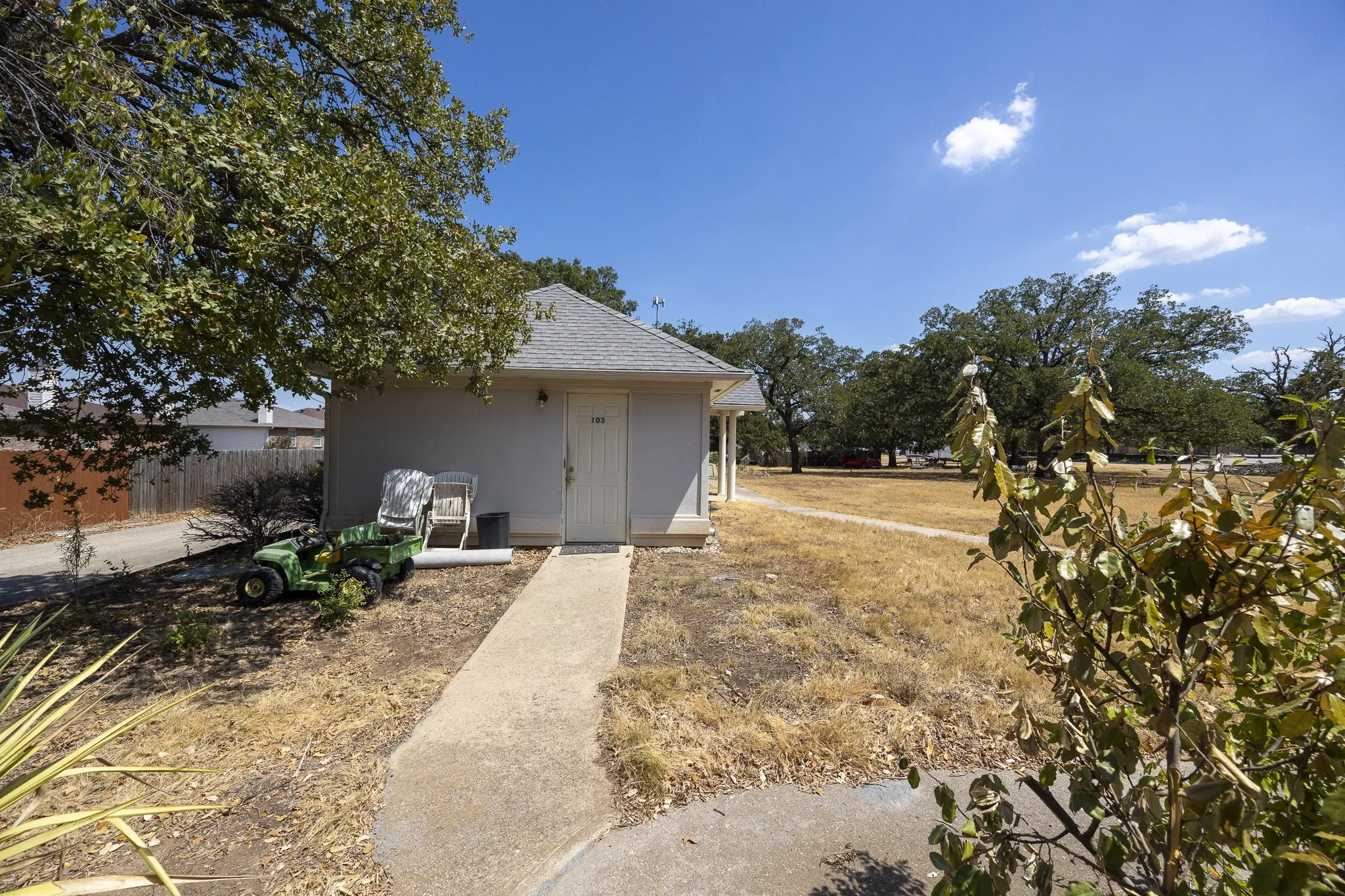 Single Family Residence For Rent in Denton County , 4525 Teasley Lane, Denton, Texas 76210, 4 Bedroom, 2 Bathroom, 2 Garage spaces, 2,915 Sqft, built in 1995, mls#21302197, Real Estate Agent in Denton, Homes For Rent in Denton county, Homes For Rent in Denton, Realtor in Denton Texas, Real Estate Brokerage Independent Realty Texas, Luminita Cordes Realtor