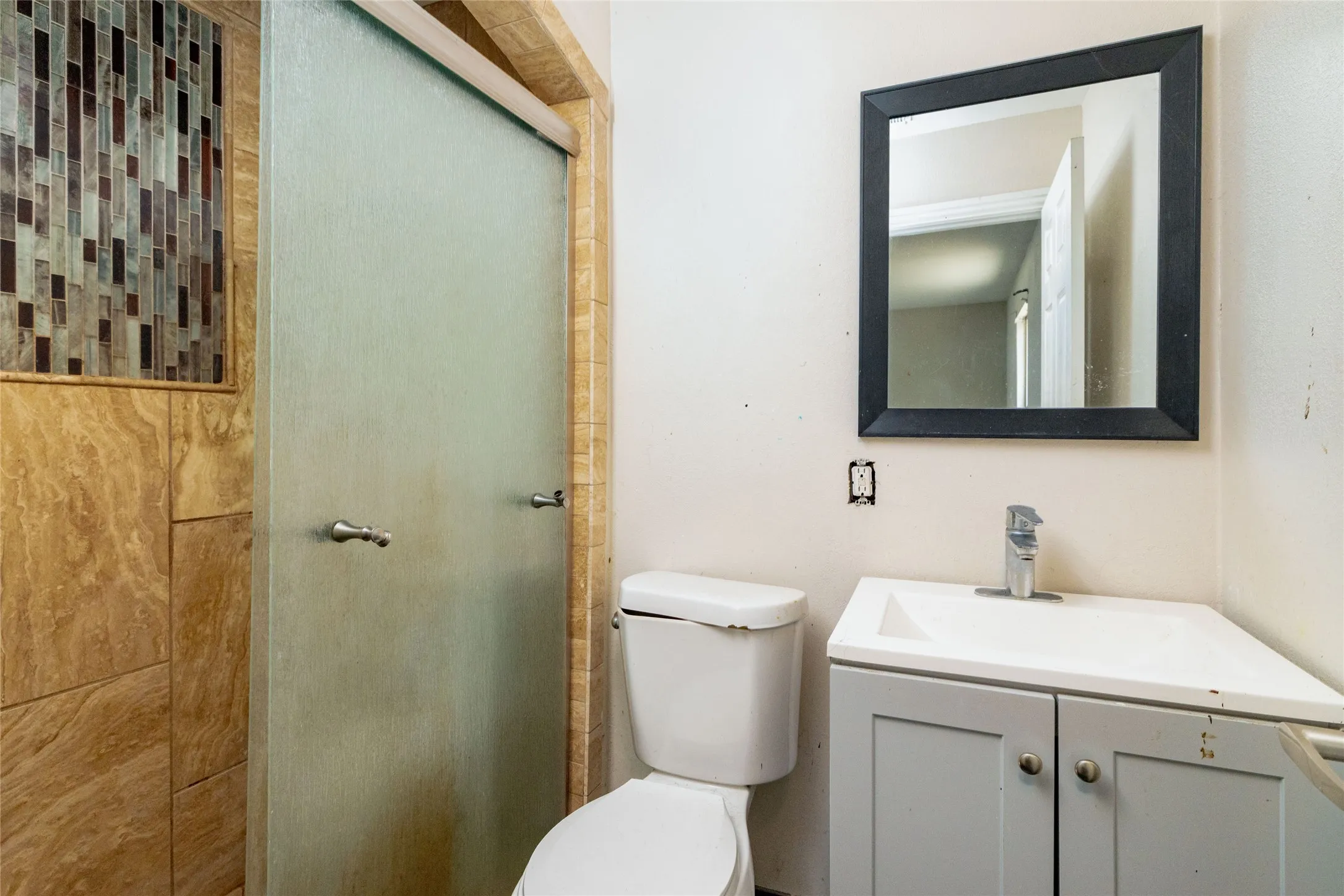 Single Family Residence For Sale in Dallas County , 3219 N Winnetka Avenue, Dallas, Texas 75212, 3 Bedroom, 2 Bathroom, Garage spaces, 1,245 Sqft, built in 1941, mls#21299376, Real Estate Agent in Dallas, Homes For Sale in Dallas county, Homes For Sale in Dallas, Realtor in Dallas Texas, Real Estate Brokerage Independent Realty Texas, Luminita Cordes Realtor