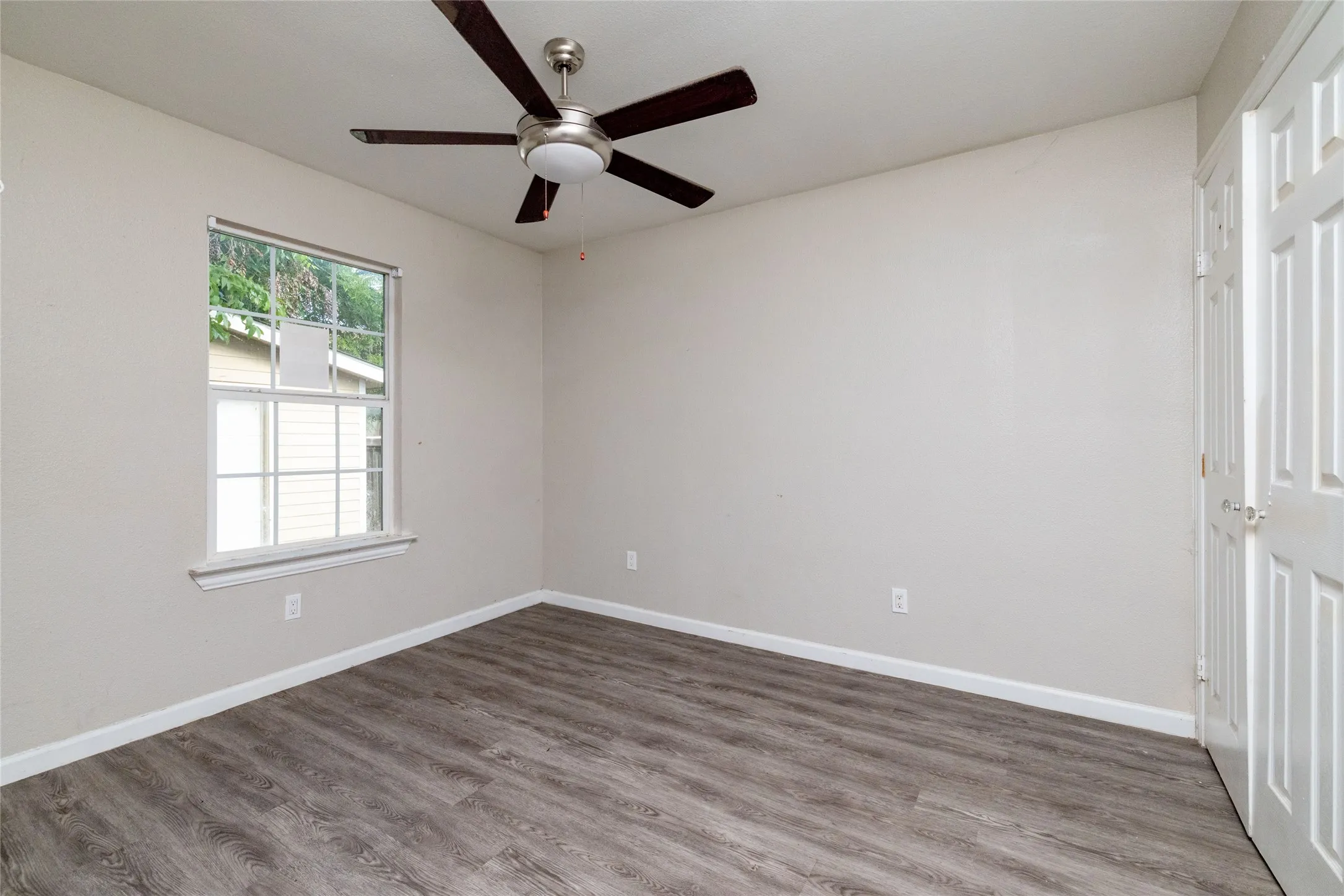 Single Family Residence For Sale in Dallas County , 3219 N Winnetka Avenue, Dallas, Texas 75212, 3 Bedroom, 2 Bathroom, Garage spaces, 1,245 Sqft, built in 1941, mls#21299376, Real Estate Agent in Dallas, Homes For Sale in Dallas county, Homes For Sale in Dallas, Realtor in Dallas Texas, Real Estate Brokerage Independent Realty Texas, Luminita Cordes Realtor
