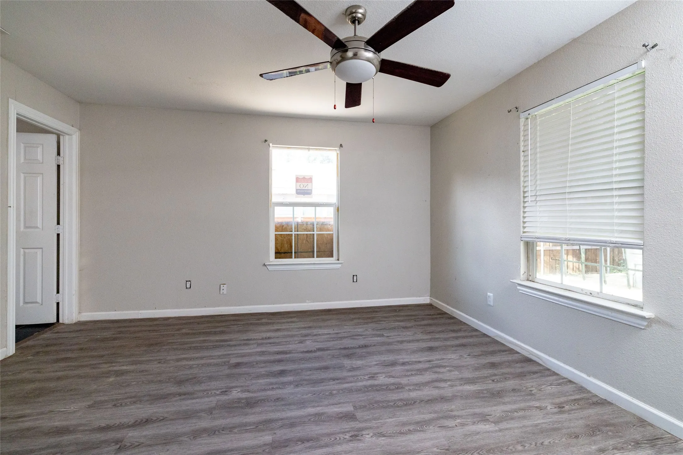 Single Family Residence For Sale in Dallas County , 3219 N Winnetka Avenue, Dallas, Texas 75212, 3 Bedroom, 2 Bathroom, Garage spaces, 1,245 Sqft, built in 1941, mls#21299376, Real Estate Agent in Dallas, Homes For Sale in Dallas county, Homes For Sale in Dallas, Realtor in Dallas Texas, Real Estate Brokerage Independent Realty Texas, Luminita Cordes Realtor