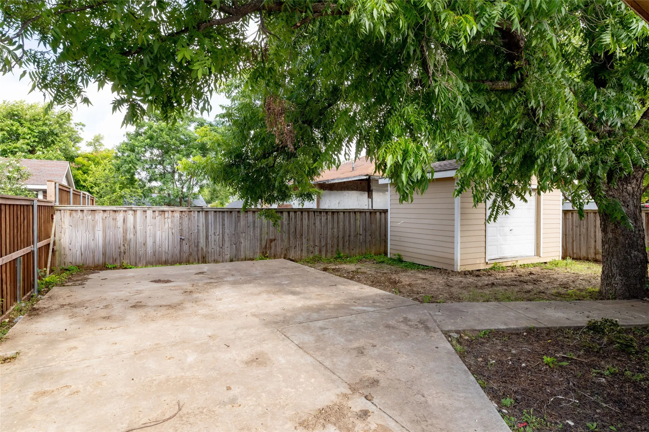 Single Family Residence For Sale in Dallas County , 3219 N Winnetka Avenue, Dallas, Texas 75212, 3 Bedroom, 2 Bathroom, Garage spaces, 1,245 Sqft, built in 1941, mls#21299376, Real Estate Agent in Dallas, Homes For Sale in Dallas county, Homes For Sale in Dallas, Realtor in Dallas Texas, Real Estate Brokerage Independent Realty Texas, Luminita Cordes Realtor