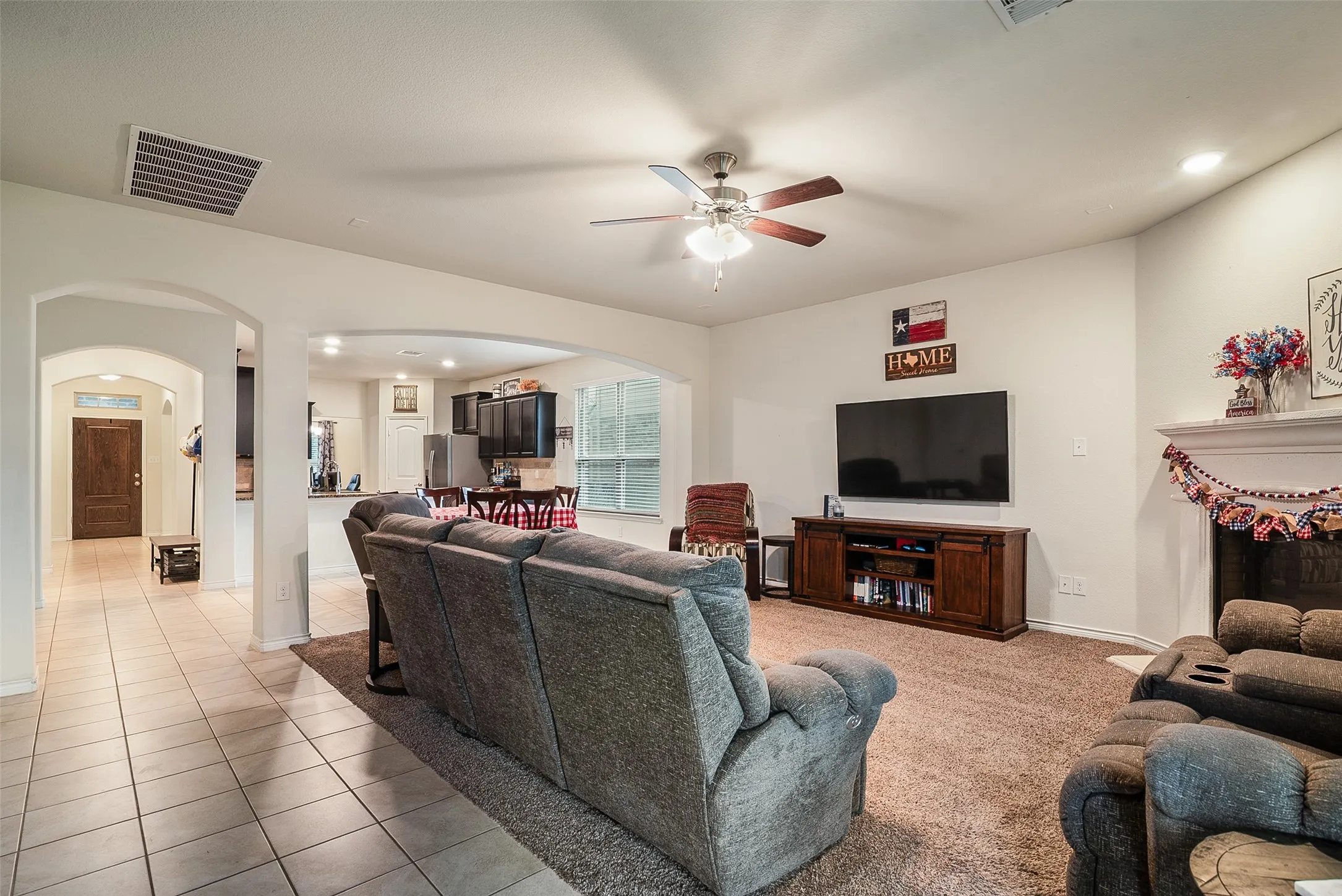 Single Family Residence For Sale in Grayson County , 1733 Beasley Street, Van Alstyne, Texas 75495, 4 Bedroom, 3 Bathroom, 2 Garage spaces, 2,983 Sqft, built in 2018, mls#21301978, Real Estate Agent in Van Alstyne, Homes For Sale in Grayson county, Homes For Sale in Van Alstyne, Realtor in Van Alstyne Texas, Real Estate Brokerage Independent Realty Texas, Luminita Cordes Realtor