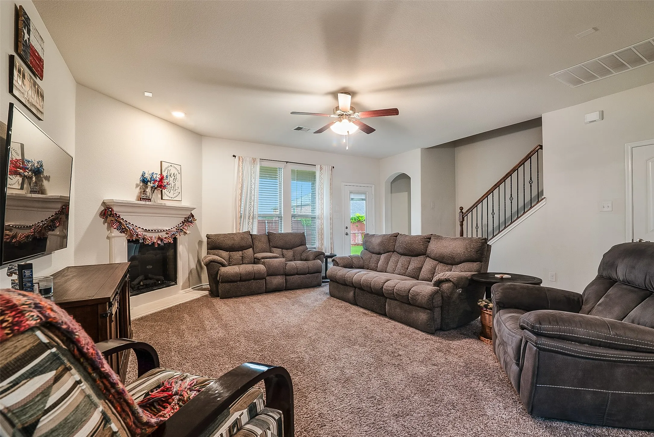 Single Family Residence For Sale in Grayson County , 1733 Beasley Street, Van Alstyne, Texas 75495, 4 Bedroom, 3 Bathroom, 2 Garage spaces, 2,983 Sqft, built in 2018, mls#21301978, Real Estate Agent in Van Alstyne, Homes For Sale in Grayson county, Homes For Sale in Van Alstyne, Realtor in Van Alstyne Texas, Real Estate Brokerage Independent Realty Texas, Luminita Cordes Realtor
