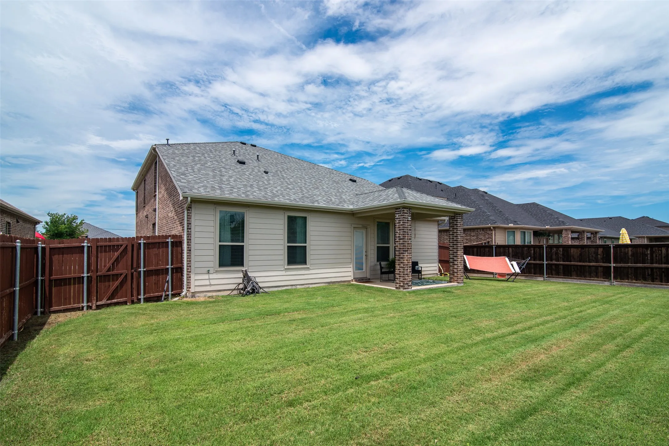 Single Family Residence For Sale in Grayson County , 1733 Beasley Street, Van Alstyne, Texas 75495, 4 Bedroom, 3 Bathroom, 2 Garage spaces, 2,983 Sqft, built in 2018, mls#21301978, Real Estate Agent in Van Alstyne, Homes For Sale in Grayson county, Homes For Sale in Van Alstyne, Realtor in Van Alstyne Texas, Real Estate Brokerage Independent Realty Texas, Luminita Cordes Realtor