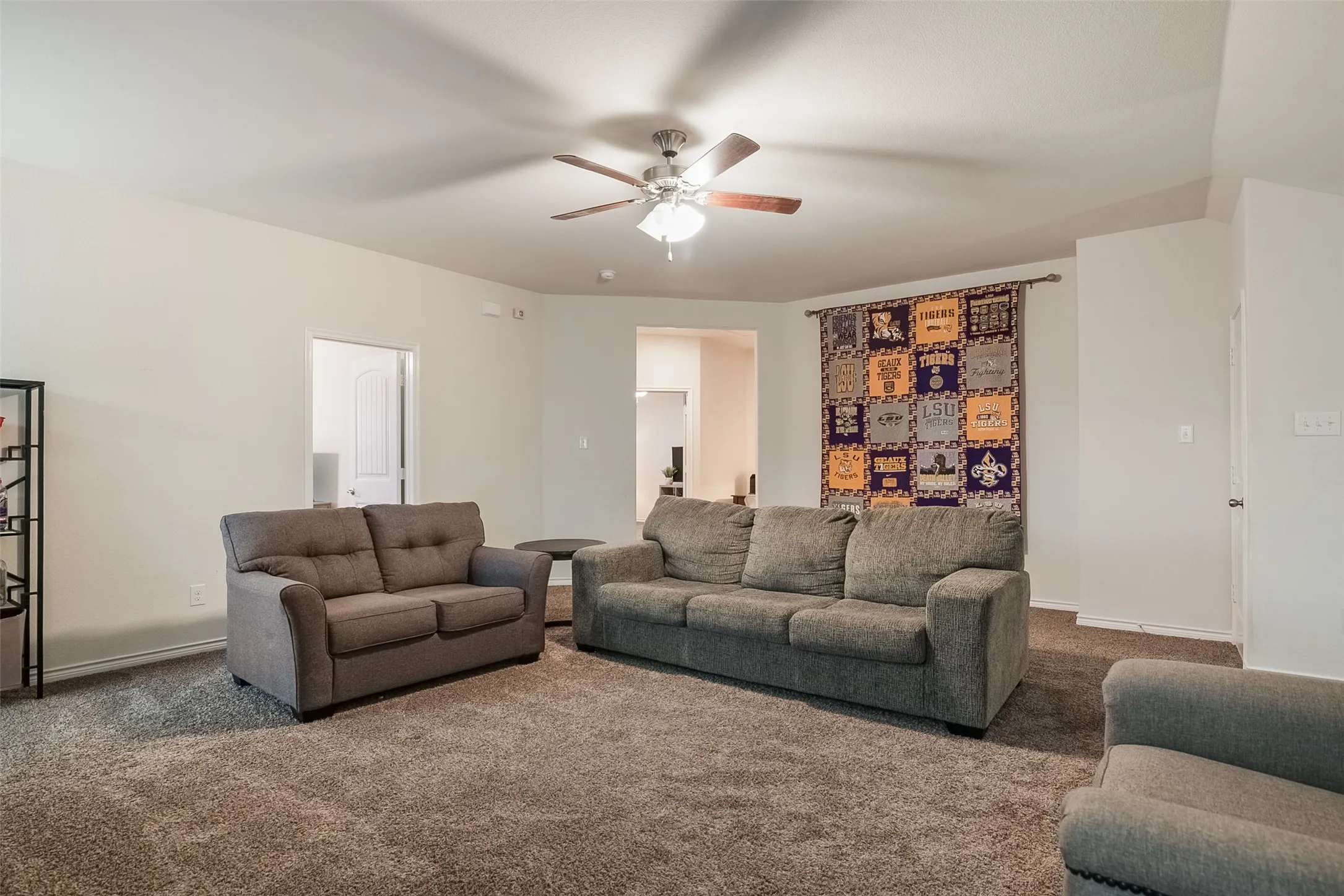 Single Family Residence For Sale in Grayson County , 1733 Beasley Street, Van Alstyne, Texas 75495, 4 Bedroom, 3 Bathroom, 2 Garage spaces, 2,983 Sqft, built in 2018, mls#21301978, Real Estate Agent in Van Alstyne, Homes For Sale in Grayson county, Homes For Sale in Van Alstyne, Realtor in Van Alstyne Texas, Real Estate Brokerage Independent Realty Texas, Luminita Cordes Realtor