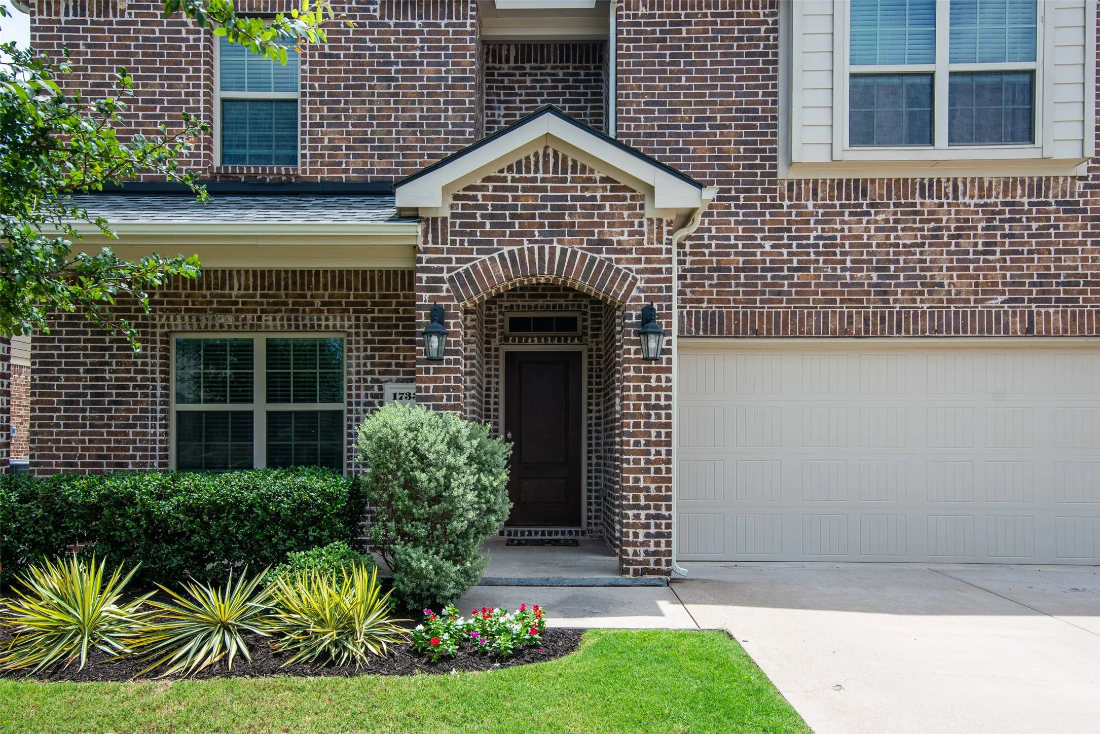Single Family Residence For Sale in Grayson County , 1733 Beasley Street, Van Alstyne, Texas 75495, 4 Bedroom, 3 Bathroom, 2 Garage spaces, 2,983 Sqft, built in 2018, mls#21301978, Real Estate Agent in Van Alstyne, Homes For Sale in Grayson county, Homes For Sale in Van Alstyne, Realtor in Van Alstyne Texas, Real Estate Brokerage Independent Realty Texas, Luminita Cordes Realtor