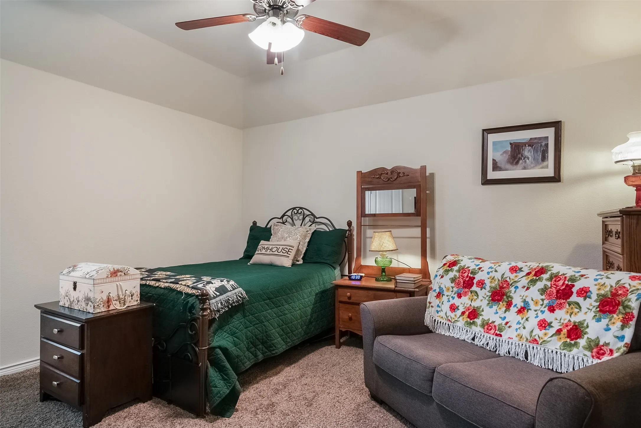 Single Family Residence For Sale in Grayson County , 1733 Beasley Street, Van Alstyne, Texas 75495, 4 Bedroom, 3 Bathroom, 2 Garage spaces, 2,983 Sqft, built in 2018, mls#21301978, Real Estate Agent in Van Alstyne, Homes For Sale in Grayson county, Homes For Sale in Van Alstyne, Realtor in Van Alstyne Texas, Real Estate Brokerage Independent Realty Texas, Luminita Cordes Realtor