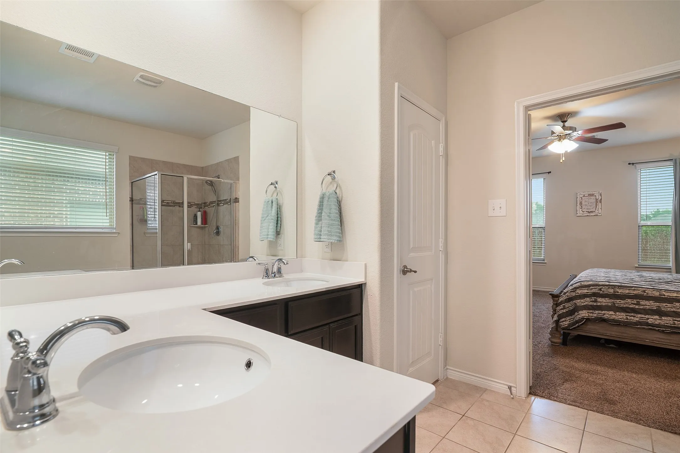 Single Family Residence For Sale in Grayson County , 1733 Beasley Street, Van Alstyne, Texas 75495, 4 Bedroom, 3 Bathroom, 2 Garage spaces, 2,983 Sqft, built in 2018, mls#21301978, Real Estate Agent in Van Alstyne, Homes For Sale in Grayson county, Homes For Sale in Van Alstyne, Realtor in Van Alstyne Texas, Real Estate Brokerage Independent Realty Texas, Luminita Cordes Realtor