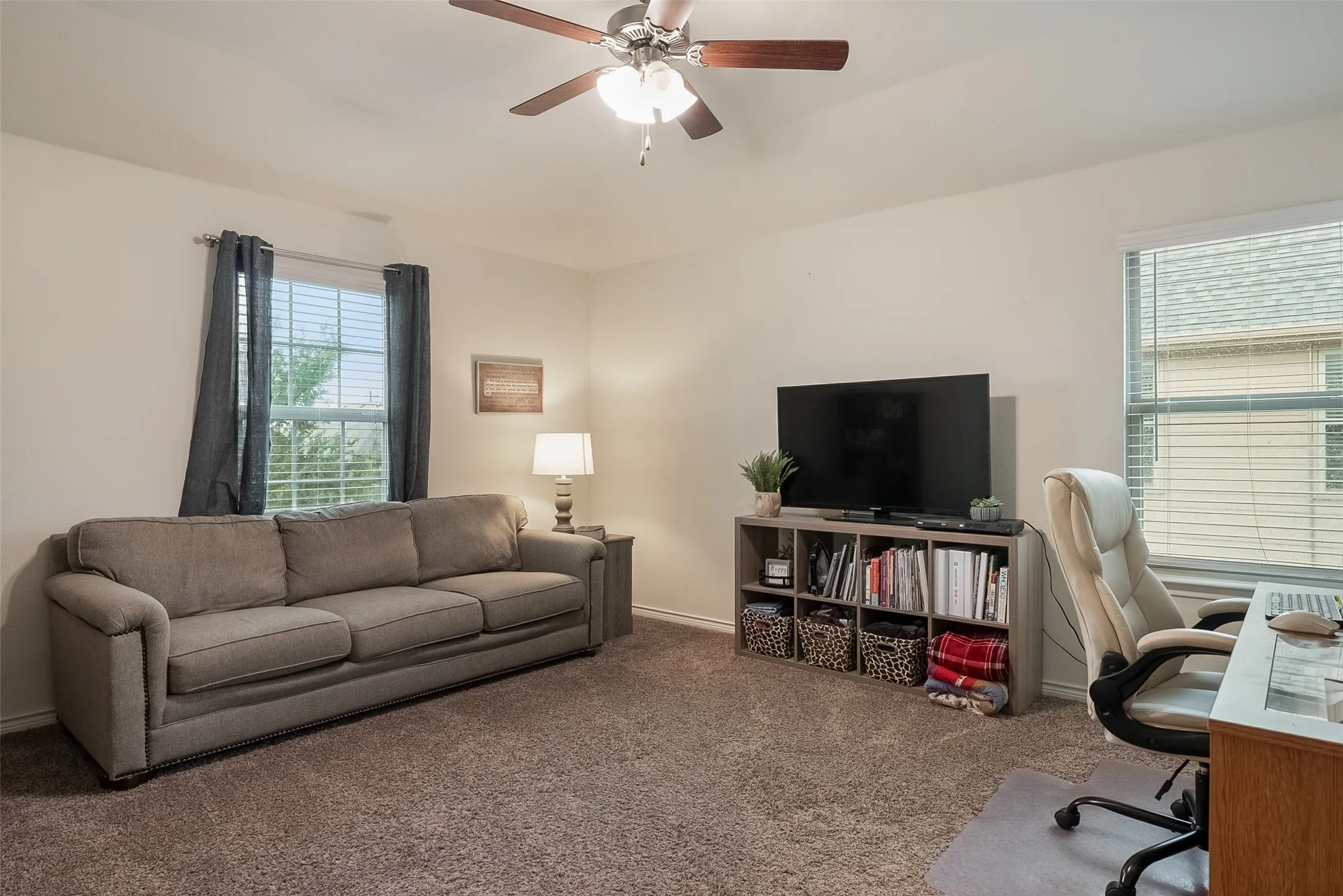 Single Family Residence For Sale in Grayson County , 1733 Beasley Street, Van Alstyne, Texas 75495, 4 Bedroom, 3 Bathroom, 2 Garage spaces, 2,983 Sqft, built in 2018, mls#21301978, Real Estate Agent in Van Alstyne, Homes For Sale in Grayson county, Homes For Sale in Van Alstyne, Realtor in Van Alstyne Texas, Real Estate Brokerage Independent Realty Texas, Luminita Cordes Realtor