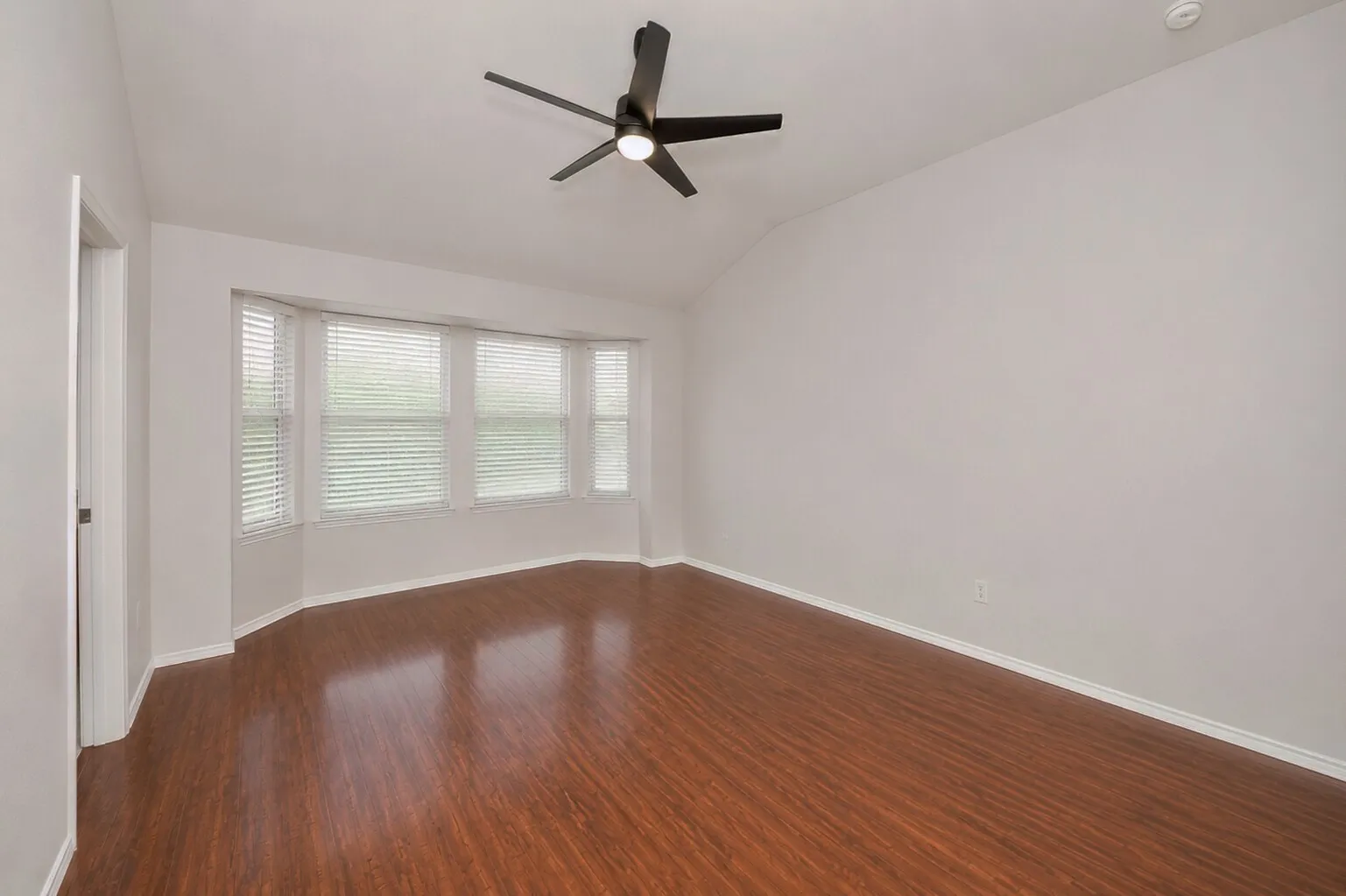 Single Family Residence For Rent in Tarrant County , 10061 Pronghorn Lane, Fort Worth, Texas 76108, 3 Bedrooms, 2 Bathrooms, 2 Garage spaces, 1,694 Sqft, built in 2008, Price $1,995, mls#21279320, Real Estate Agent in Fort Worth, Homes For Rent in Tarrant county, Homes For Rent in Fort Worth, Realtor in Fort Worth Texas, Real Estate Brokerage Independent Realty Texas, Luminita Cordes Realtor