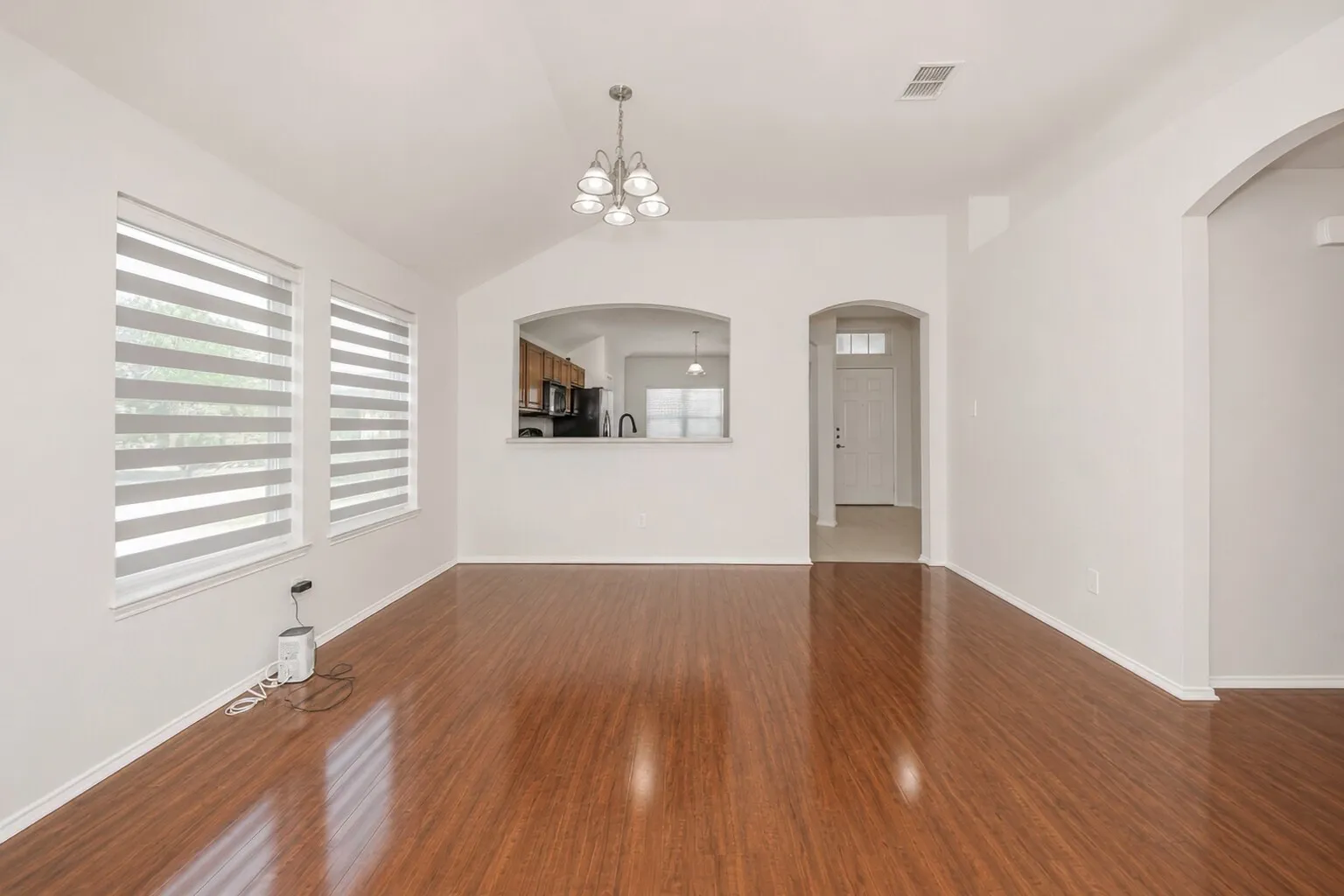 Single Family Residence For Rent in Tarrant County , 10061 Pronghorn Lane, Fort Worth, Texas 76108, 3 Bedrooms, 2 Bathrooms, 2 Garage spaces, 1,694 Sqft, built in 2008, Price $1,995, mls#21279320, Real Estate Agent in Fort Worth, Homes For Rent in Tarrant county, Homes For Rent in Fort Worth, Realtor in Fort Worth Texas, Real Estate Brokerage Independent Realty Texas, Luminita Cordes Realtor