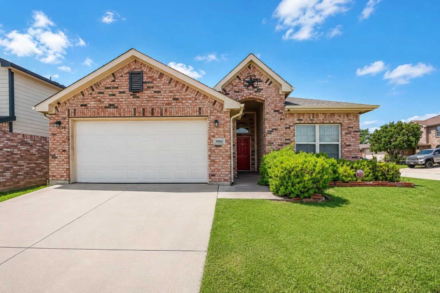 Single Family Residence For Rent in Tarrant County , 10061 Pronghorn Lane, Fort Worth, Texas 76108, 3 Bedrooms, 2 Bathrooms, 2 Garage spaces, 1,694 Sqft, built in 2008, Price $1,995, mls#21279320, Real Estate Agent in Fort Worth, Homes For Rent in Tarrant county, Homes For Rent in Fort Worth, Realtor in Fort Worth Texas, Real Estate Brokerage Independent Realty Texas, Luminita Cordes Realtor