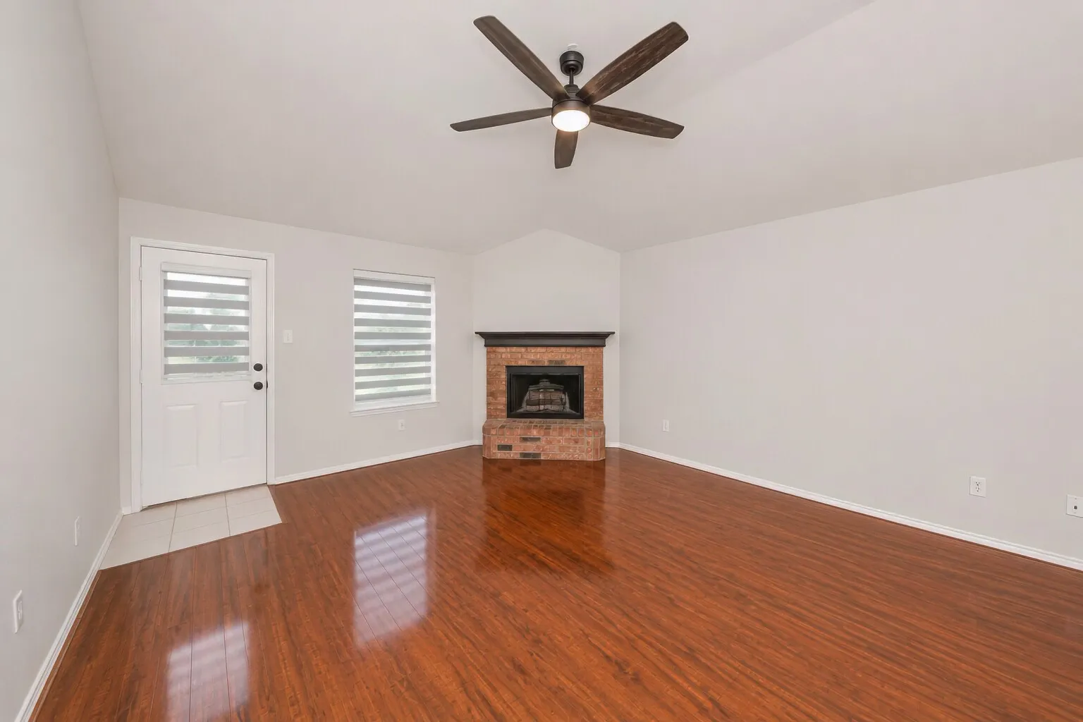 Single Family Residence For Rent in Tarrant County , 10061 Pronghorn Lane, Fort Worth, Texas 76108, 3 Bedrooms, 2 Bathrooms, 2 Garage spaces, 1,694 Sqft, built in 2008, Price $1,995, mls#21279320, Real Estate Agent in Fort Worth, Homes For Rent in Tarrant county, Homes For Rent in Fort Worth, Realtor in Fort Worth Texas, Real Estate Brokerage Independent Realty Texas, Luminita Cordes Realtor