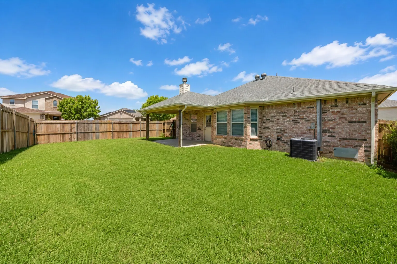 Single Family Residence For Rent in Tarrant County , 10061 Pronghorn Lane, Fort Worth, Texas 76108, 3 Bedrooms, 2 Bathrooms, 2 Garage spaces, 1,694 Sqft, built in 2008, Price $1,995, mls#21279320, Real Estate Agent in Fort Worth, Homes For Rent in Tarrant county, Homes For Rent in Fort Worth, Realtor in Fort Worth Texas, Real Estate Brokerage Independent Realty Texas, Luminita Cordes Realtor