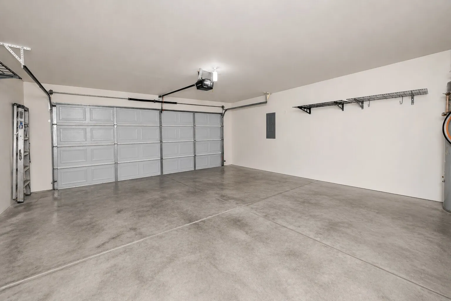 Single Family Residence For Rent in Tarrant County , 10061 Pronghorn Lane, Fort Worth, Texas 76108, 3 Bedrooms, 2 Bathrooms, 2 Garage spaces, 1,694 Sqft, built in 2008, Price $1,995, mls#21279320, Real Estate Agent in Fort Worth, Homes For Rent in Tarrant county, Homes For Rent in Fort Worth, Realtor in Fort Worth Texas, Real Estate Brokerage Independent Realty Texas, Luminita Cordes Realtor