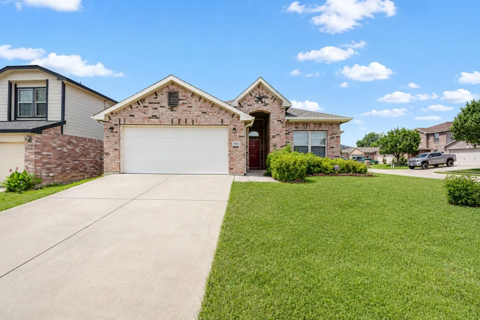 Single Family Residence For Rent in Tarrant County , 10061 Pronghorn Lane, Fort Worth, Texas 76108, 3 Bedrooms, 2 Bathrooms, 2 Garage spaces, 1,694 Sqft, built in 2008, Price $1,995, mls#21279320, Real Estate Agent in Fort Worth, Homes For Rent in Tarrant county, Homes For Rent in Fort Worth, Realtor in Fort Worth Texas, Real Estate Brokerage Independent Realty Texas, Luminita Cordes Realtor