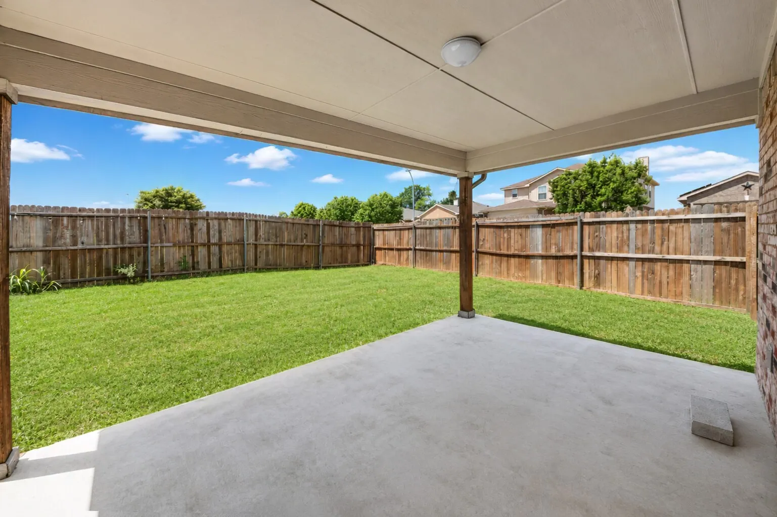 Single Family Residence For Rent in Tarrant County , 10061 Pronghorn Lane, Fort Worth, Texas 76108, 3 Bedrooms, 2 Bathrooms, 2 Garage spaces, 1,694 Sqft, built in 2008, Price $1,995, mls#21279320, Real Estate Agent in Fort Worth, Homes For Rent in Tarrant county, Homes For Rent in Fort Worth, Realtor in Fort Worth Texas, Real Estate Brokerage Independent Realty Texas, Luminita Cordes Realtor
