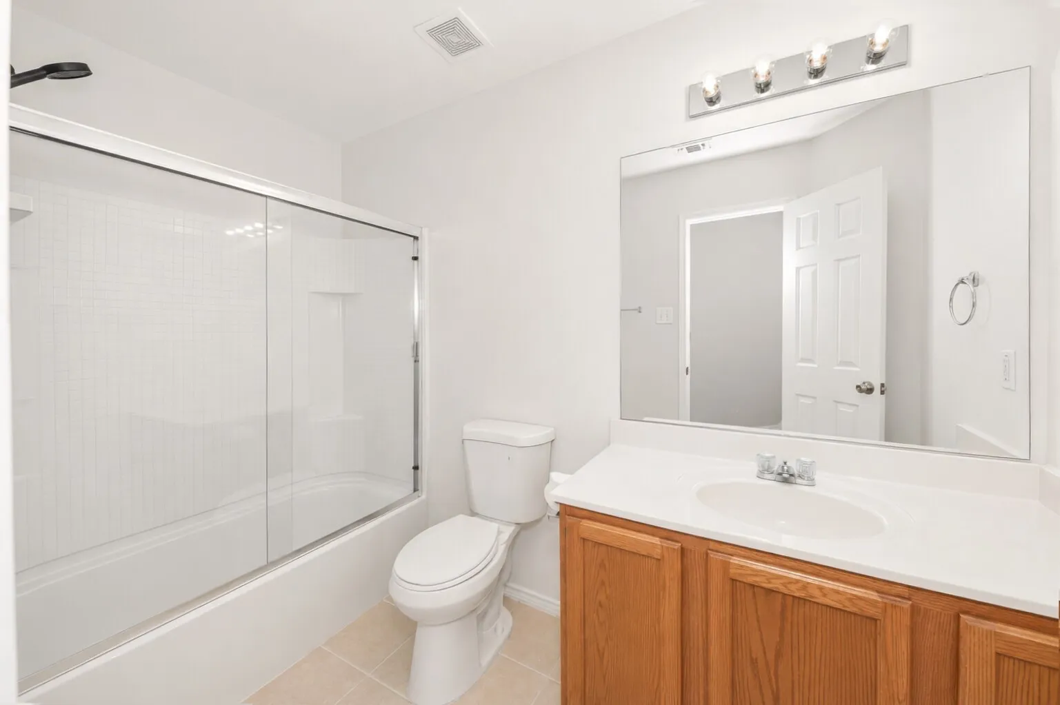 Single Family Residence For Rent in Tarrant County , 10061 Pronghorn Lane, Fort Worth, Texas 76108, 3 Bedrooms, 2 Bathrooms, 2 Garage spaces, 1,694 Sqft, built in 2008, Price $1,995, mls#21279320, Real Estate Agent in Fort Worth, Homes For Rent in Tarrant county, Homes For Rent in Fort Worth, Realtor in Fort Worth Texas, Real Estate Brokerage Independent Realty Texas, Luminita Cordes Realtor