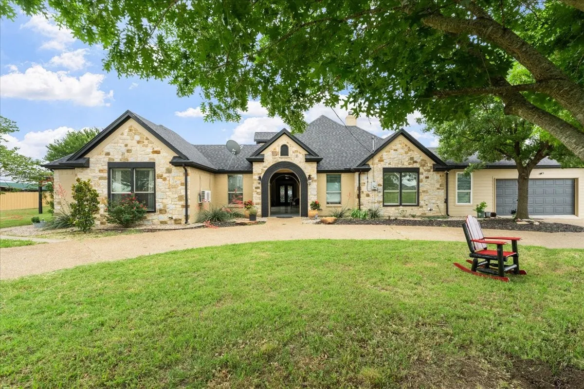 Single Family Residence For Sale in Ellis County , 3795 Fm 66, Waxahachie, Texas 75167, 5 Bedroom, 5 Bathroom, 2 Garage spaces, 4,123 Sqft, built in 2005, mls#21290485, Real Estate Agent in Waxahachie, Homes For Sale in Ellis county, Homes For Sale in Waxahachie, Realtor in Waxahachie Texas, Real Estate Brokerage Independent Realty Texas, Luminita Cordes Realtor