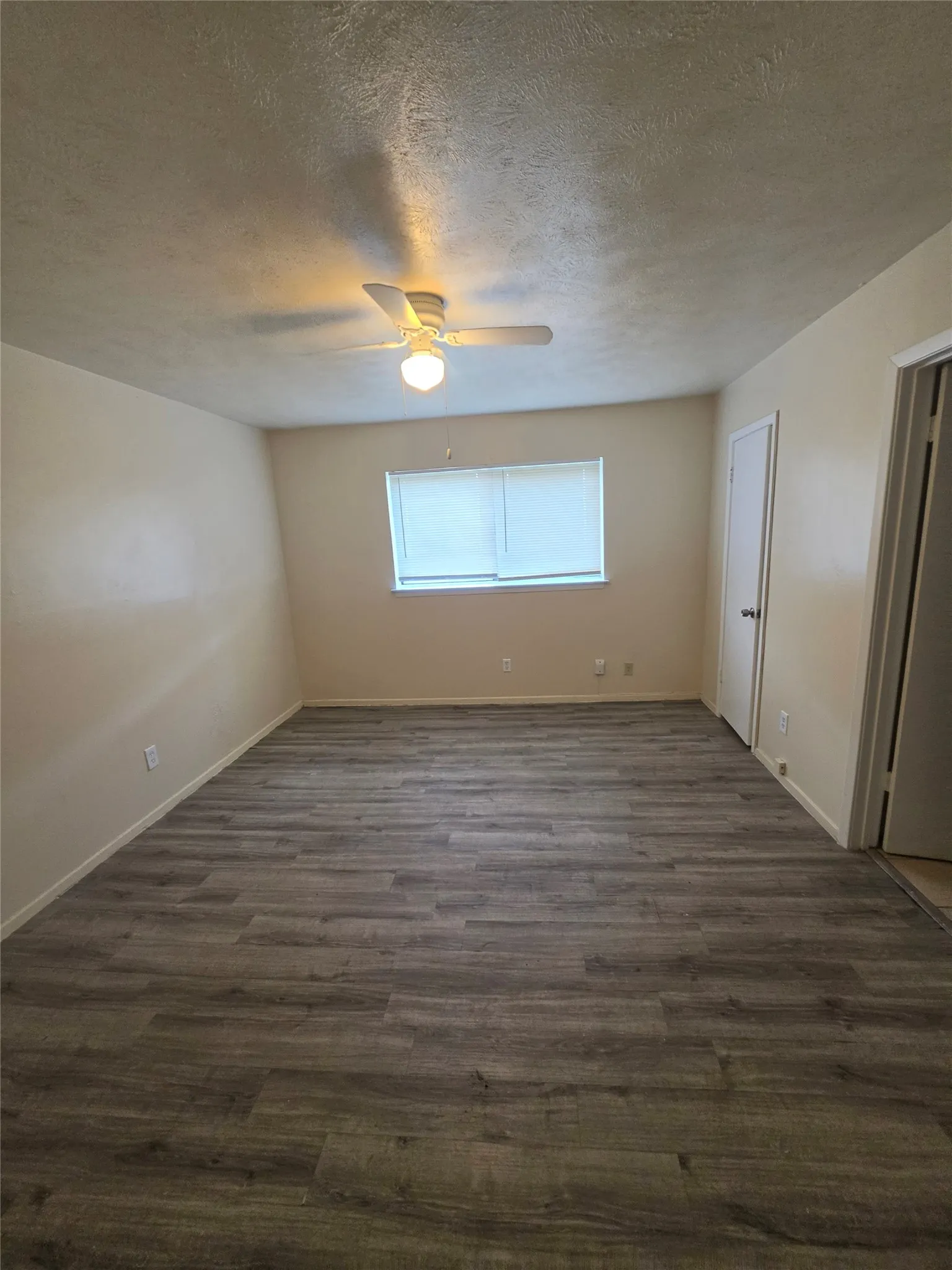 Single Family Residence For Rent in Dallas County , 1225 Oakbluff Drive, Lancaster, Texas 75146, 3 Bedroom, 2 Bathroom, 2 Garage spaces, 1,335 Sqft, built in 1978, mls#21302226, Real Estate Agent in Lancaster, Homes For Rent in Dallas county, Homes For Rent in Lancaster, Realtor in Lancaster Texas, Real Estate Brokerage Independent Realty Texas, Luminita Cordes Realtor