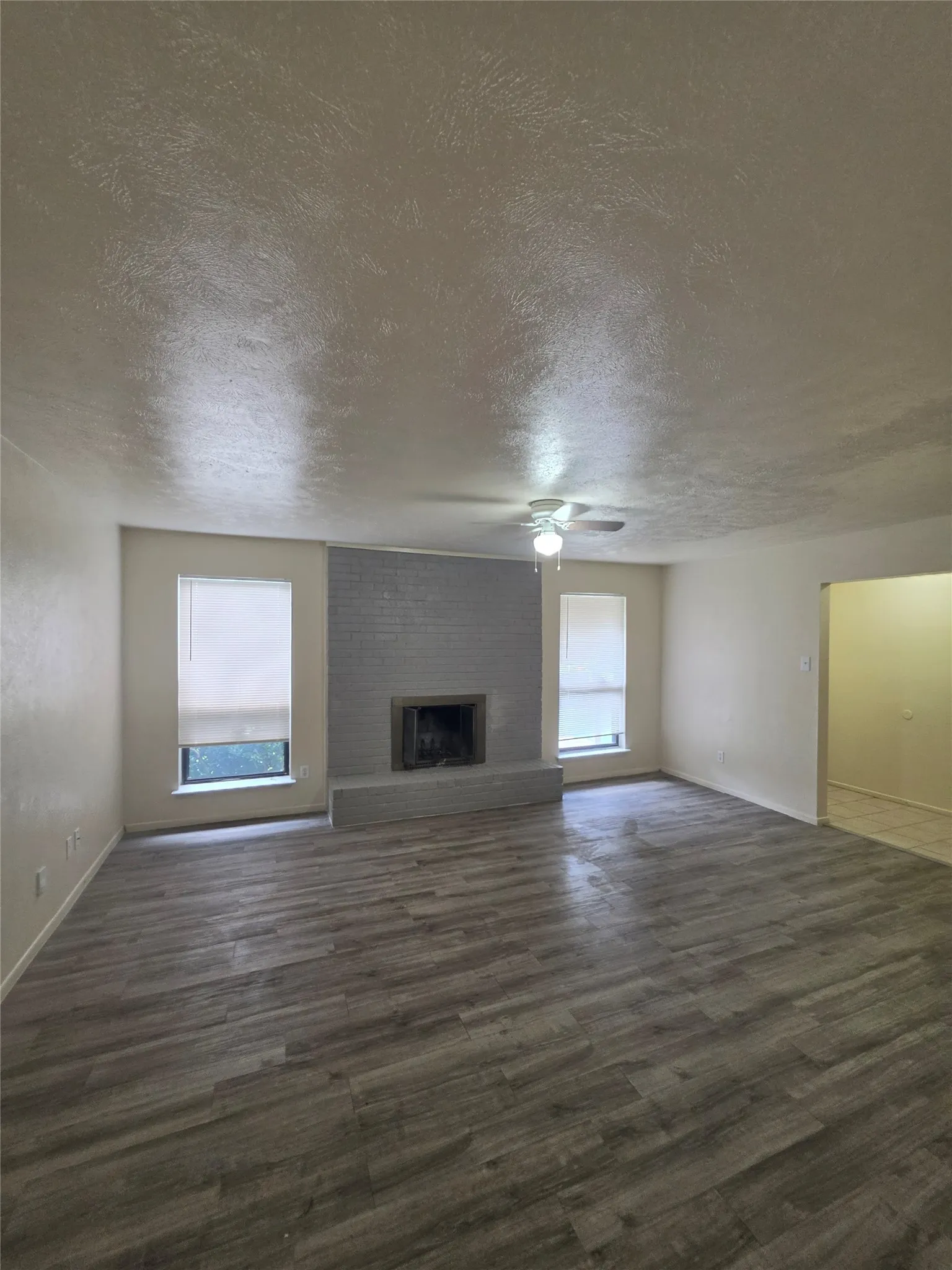 Single Family Residence For Rent in Dallas County , 1225 Oakbluff Drive, Lancaster, Texas 75146, 3 Bedroom, 2 Bathroom, 2 Garage spaces, 1,335 Sqft, built in 1978, mls#21302226, Real Estate Agent in Lancaster, Homes For Rent in Dallas county, Homes For Rent in Lancaster, Realtor in Lancaster Texas, Real Estate Brokerage Independent Realty Texas, Luminita Cordes Realtor