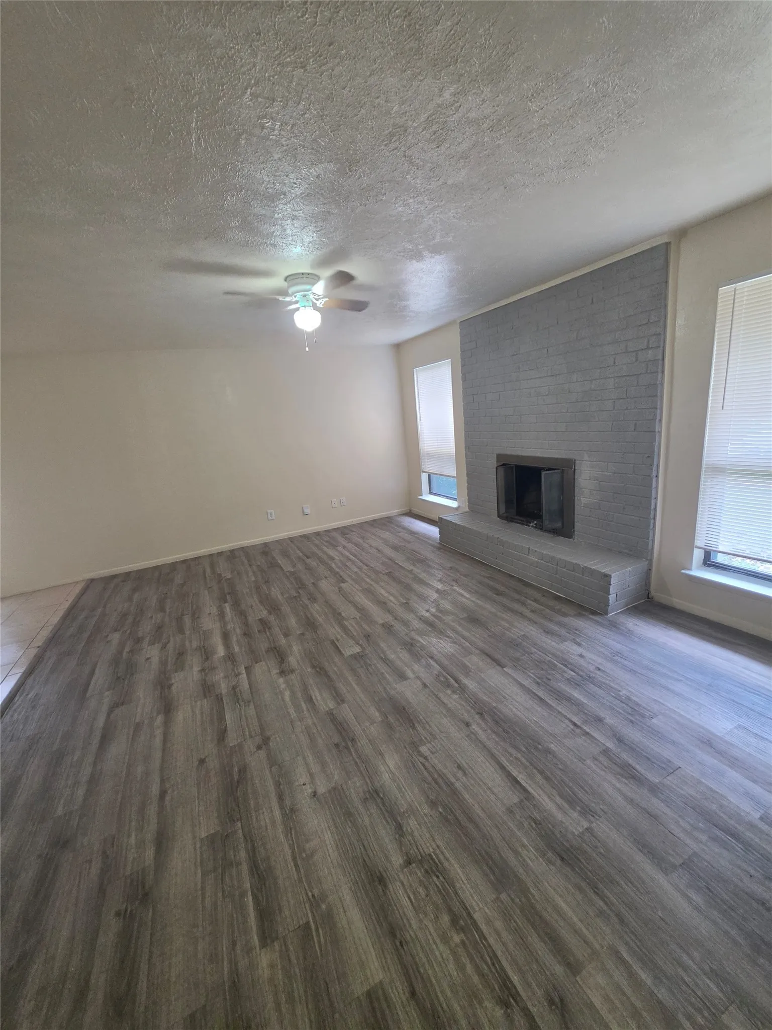 Single Family Residence For Rent in Dallas County , 1225 Oakbluff Drive, Lancaster, Texas 75146, 3 Bedroom, 2 Bathroom, 2 Garage spaces, 1,335 Sqft, built in 1978, mls#21302226, Real Estate Agent in Lancaster, Homes For Rent in Dallas county, Homes For Rent in Lancaster, Realtor in Lancaster Texas, Real Estate Brokerage Independent Realty Texas, Luminita Cordes Realtor