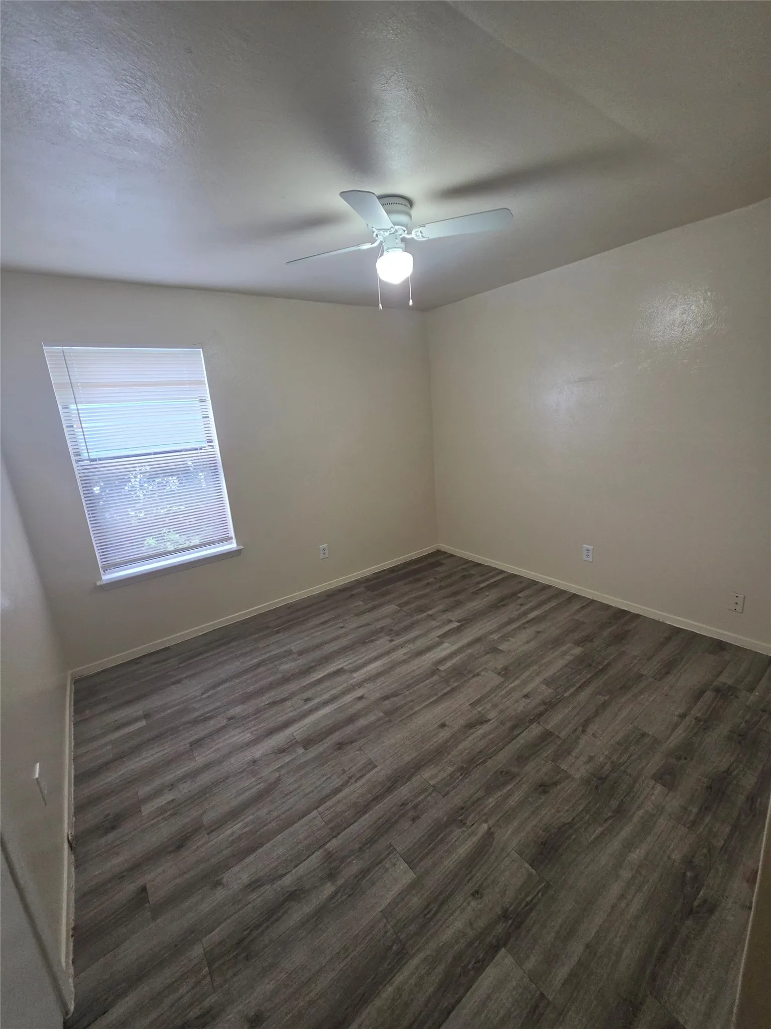 Single Family Residence For Rent in Dallas County , 1225 Oakbluff Drive, Lancaster, Texas 75146, 3 Bedroom, 2 Bathroom, 2 Garage spaces, 1,335 Sqft, built in 1978, mls#21302226, Real Estate Agent in Lancaster, Homes For Rent in Dallas county, Homes For Rent in Lancaster, Realtor in Lancaster Texas, Real Estate Brokerage Independent Realty Texas, Luminita Cordes Realtor