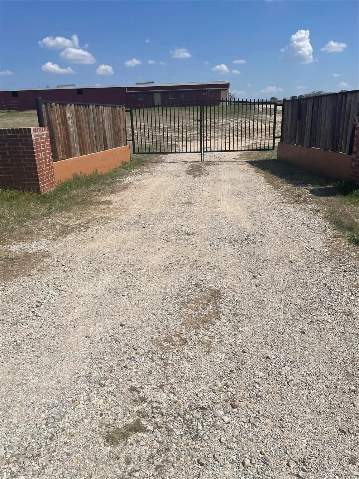 Farm For Sale in Wise County , 6437 FM 920, Bridgeport, Texas 76426, 1 Bedroom, 1 Bathroom, Garage spaces, 864 Sqft, built in 1970, Price $799,000, mls#21302236, Real Estate Agent in Bridgeport, Homes For Sale in Wise county, Homes For Sale in Bridgeport, Realtor in Bridgeport Texas, Real Estate Brokerage Independent Realty Texas, Luminita Cordes Realtor