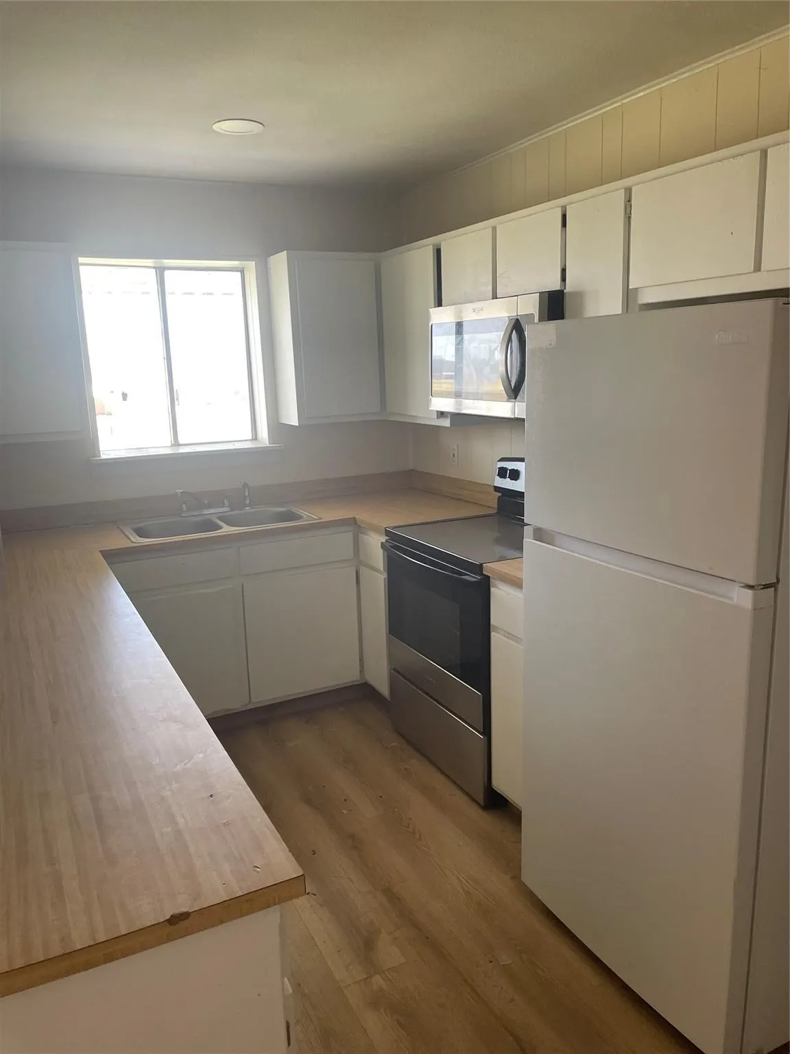 Farm For Sale in Wise County , 6437 FM 920, Bridgeport, Texas 76426, 1 Bedroom, 1 Bathroom, Garage spaces, 864 Sqft, built in 1970, Price $799,000, mls#21302236, Real Estate Agent in Bridgeport, Homes For Sale in Wise county, Homes For Sale in Bridgeport, Realtor in Bridgeport Texas, Real Estate Brokerage Independent Realty Texas, Luminita Cordes Realtor