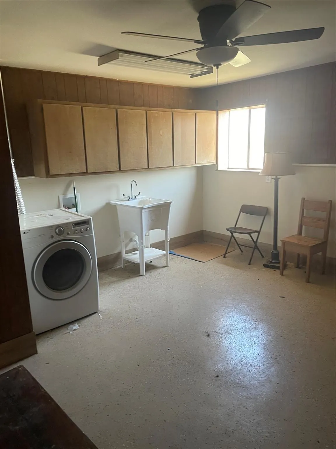 Farm For Sale in Wise County , 6437 FM 920, Bridgeport, Texas 76426, 1 Bedroom, 1 Bathroom, Garage spaces, 864 Sqft, built in 1970, Price $799,000, mls#21302236, Real Estate Agent in Bridgeport, Homes For Sale in Wise county, Homes For Sale in Bridgeport, Realtor in Bridgeport Texas, Real Estate Brokerage Independent Realty Texas, Luminita Cordes Realtor