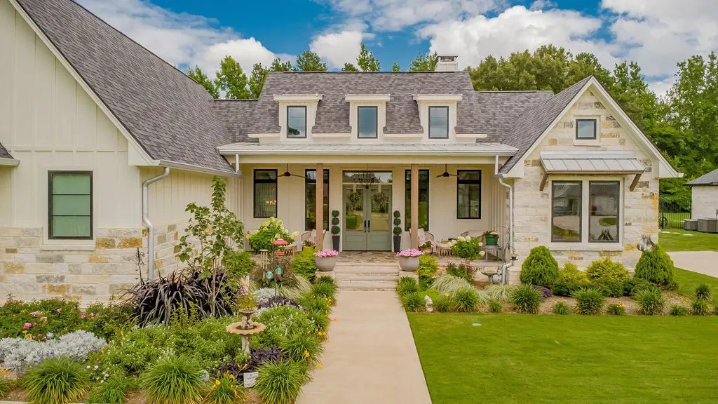 Single Family Residence For Sale in Smith County , 119 Ryder Cup Trail, Hideaway, Texas 75771, 3 Bedroom, 2 Bathroom, 2 Garage spaces, 2,422 Sqft, built in 2022, mls#21302240, Real Estate Agent in Hideaway, Homes For Sale in Smith county, Homes For Sale in Hideaway, Realtor in Hideaway Texas, Real Estate Brokerage Independent Realty Texas, Luminita Cordes Realtor