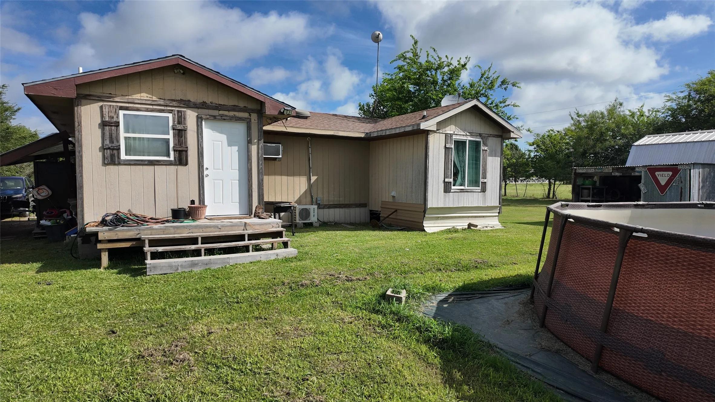 Single Family Residence For Sale in Kaufman County , 6709 Sue Ann Lane, Terrell, Texas 75161, 2 Bedroom, 1 Bathroom, Garage spaces, 879 Sqft, built in 2012, mls#21290790, Real Estate Agent in Terrell, Homes For Sale in Kaufman county, Homes For Sale in Terrell, Realtor in Terrell Texas, Real Estate Brokerage Independent Realty Texas, Luminita Cordes Realtor