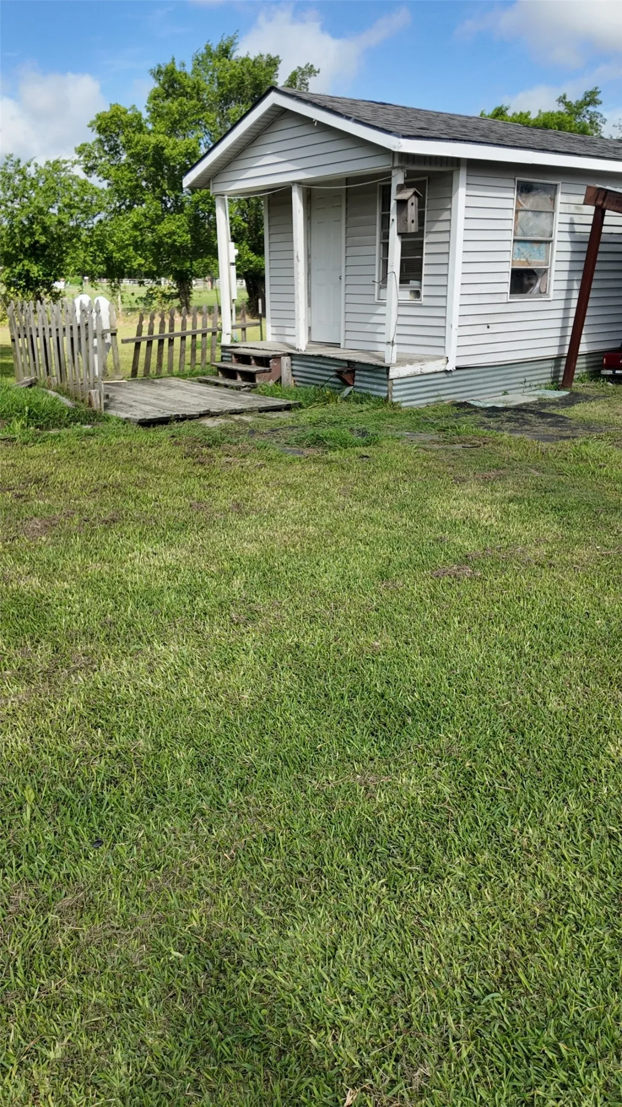 Single Family Residence For Sale in Kaufman County , 6709 Sue Ann Lane, Terrell, Texas 75161, 2 Bedroom, 1 Bathroom, Garage spaces, 879 Sqft, built in 2012, mls#21290790, Real Estate Agent in Terrell, Homes For Sale in Kaufman county, Homes For Sale in Terrell, Realtor in Terrell Texas, Real Estate Brokerage Independent Realty Texas, Luminita Cordes Realtor
