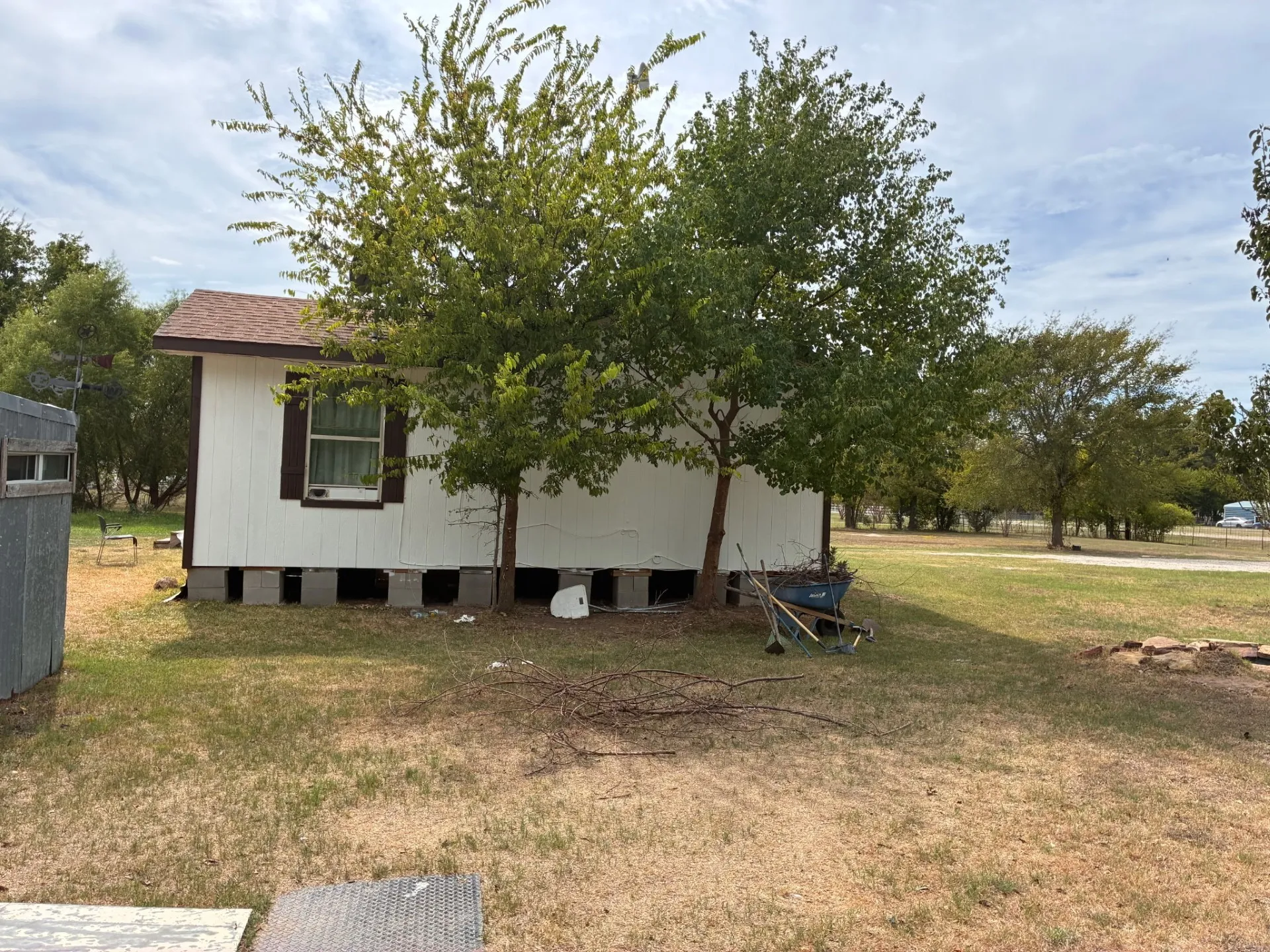Single Family Residence For Sale in Kaufman County , 6709 Sue Ann Lane, Terrell, Texas 75161, 2 Bedroom, 1 Bathroom, Garage spaces, 879 Sqft, built in 2012, mls#21290790, Real Estate Agent in Terrell, Homes For Sale in Kaufman county, Homes For Sale in Terrell, Realtor in Terrell Texas, Real Estate Brokerage Independent Realty Texas, Luminita Cordes Realtor