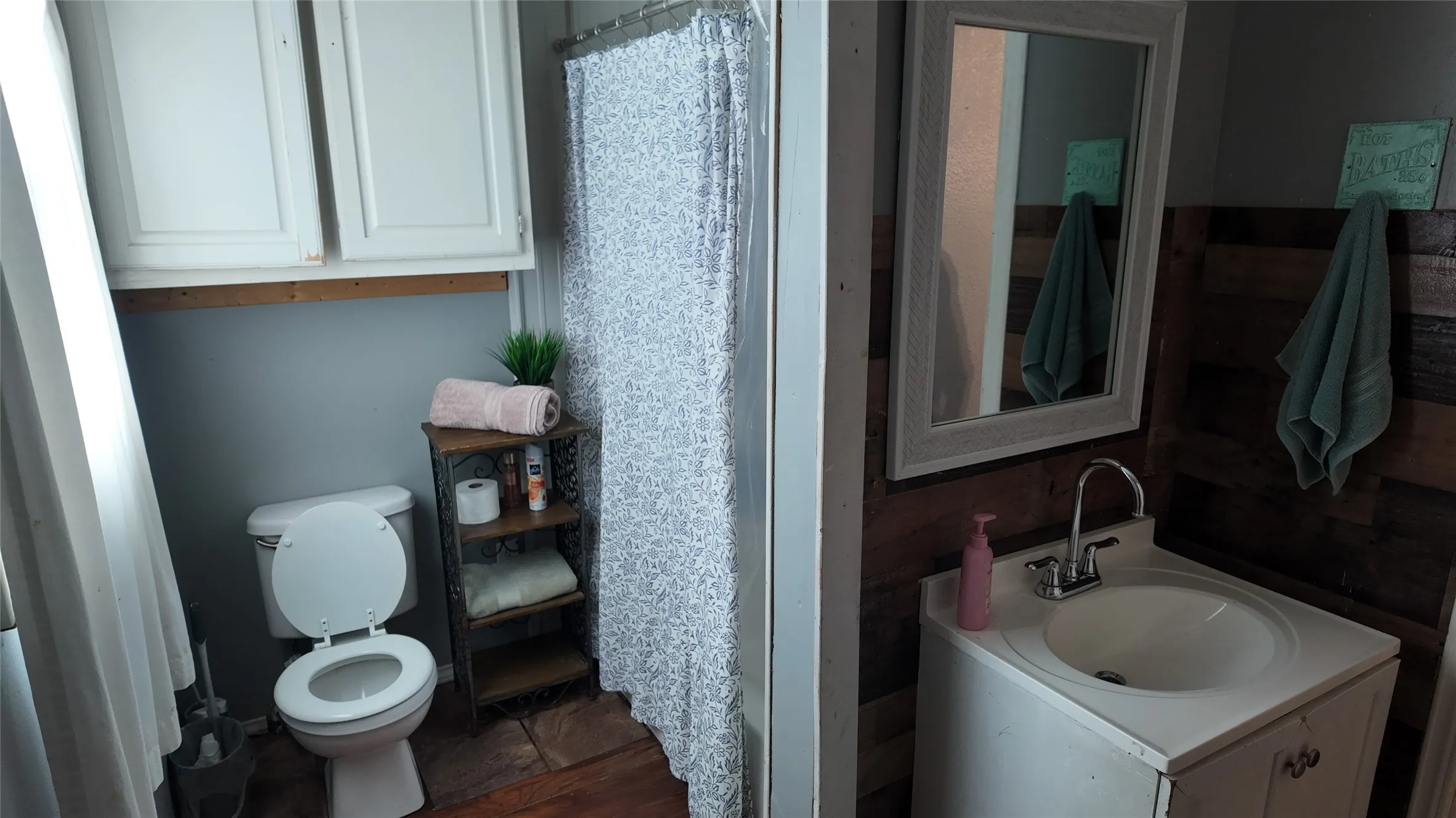 Single Family Residence For Sale in Kaufman County , 6709 Sue Ann Lane, Terrell, Texas 75161, 2 Bedroom, 1 Bathroom, Garage spaces, 879 Sqft, built in 2012, mls#21290790, Real Estate Agent in Terrell, Homes For Sale in Kaufman county, Homes For Sale in Terrell, Realtor in Terrell Texas, Real Estate Brokerage Independent Realty Texas, Luminita Cordes Realtor