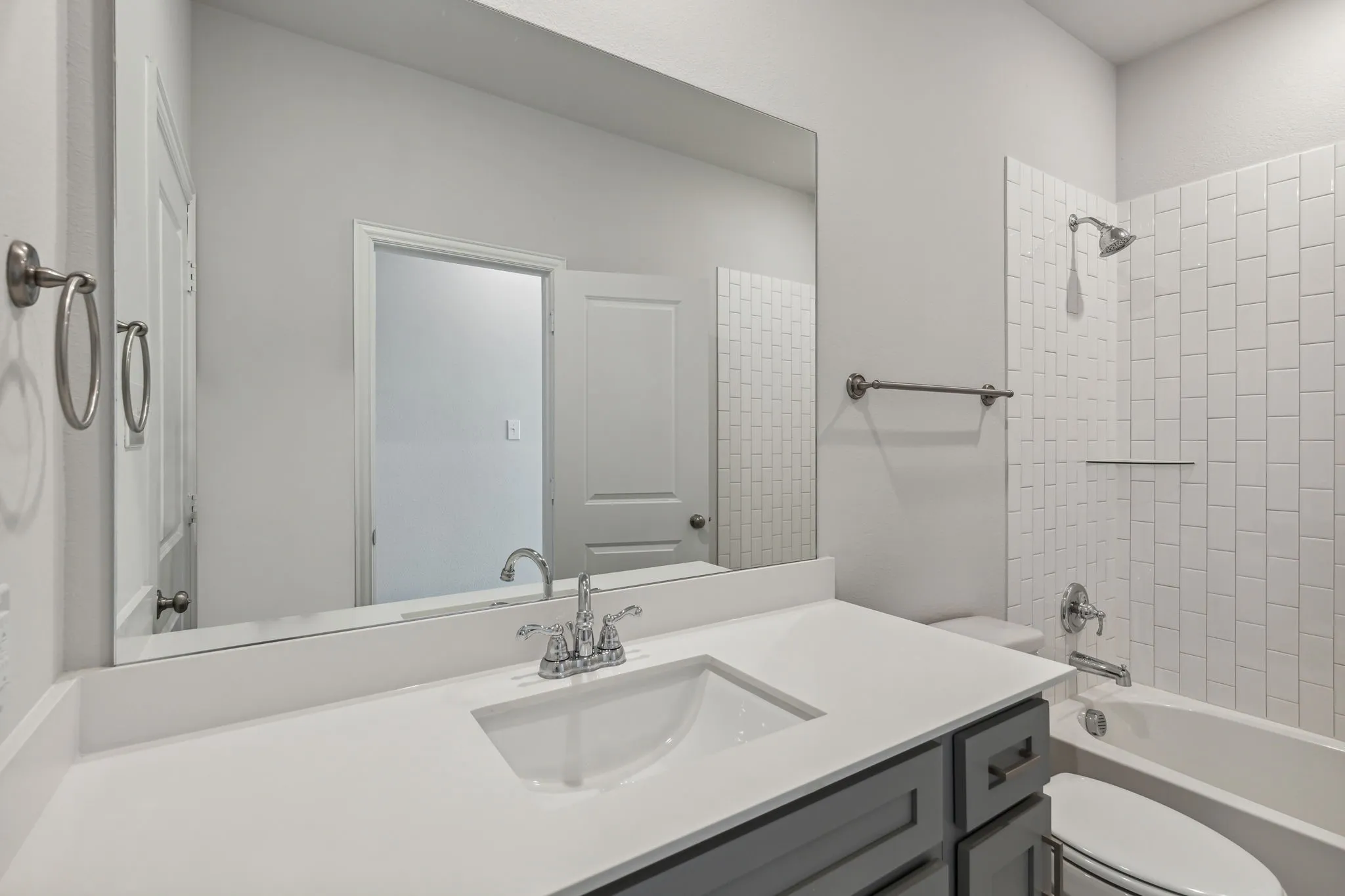 Single Family Residence For Sale in Collin County , 609 Amenduni Lane, Anna, Texas 75409, 5 Bedroom, 5 Bathroom, 2 Garage spaces, 3,503 Sqft, built in 2023, mls#21302259, Real Estate Agent in Anna, Homes For Sale in Collin county, Homes For Sale in Anna, Realtor in Anna Texas, Real Estate Brokerage Independent Realty Texas, Luminita Cordes Realtor