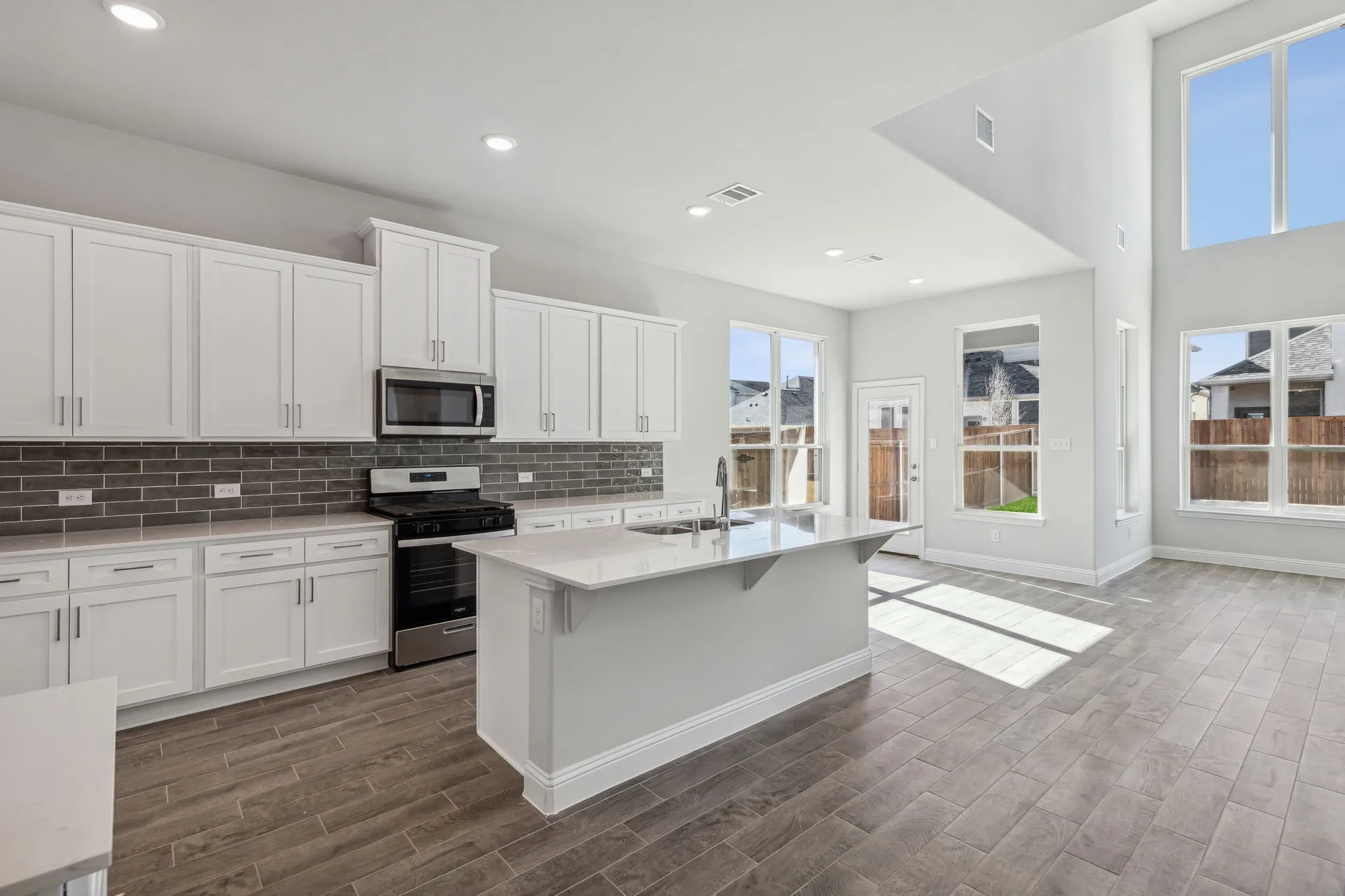 Single Family Residence For Sale in Collin County , 609 Amenduni Lane, Anna, Texas 75409, 5 Bedroom, 5 Bathroom, 2 Garage spaces, 3,503 Sqft, built in 2023, mls#21302259, Real Estate Agent in Anna, Homes For Sale in Collin county, Homes For Sale in Anna, Realtor in Anna Texas, Real Estate Brokerage Independent Realty Texas, Luminita Cordes Realtor