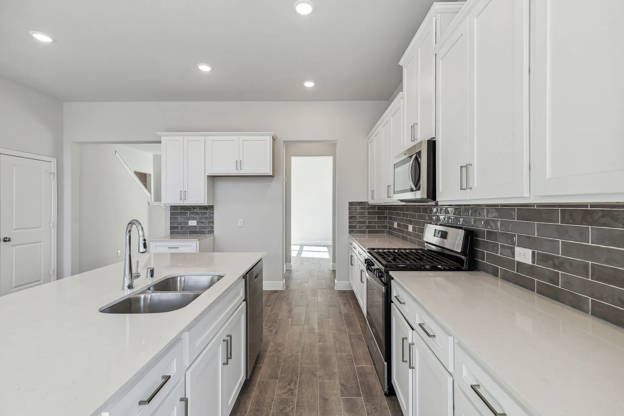 Single Family Residence For Sale in Collin County , 609 Amenduni Lane, Anna, Texas 75409, 5 Bedroom, 5 Bathroom, 2 Garage spaces, 3,503 Sqft, built in 2023, mls#21302259, Real Estate Agent in Anna, Homes For Sale in Collin county, Homes For Sale in Anna, Realtor in Anna Texas, Real Estate Brokerage Independent Realty Texas, Luminita Cordes Realtor