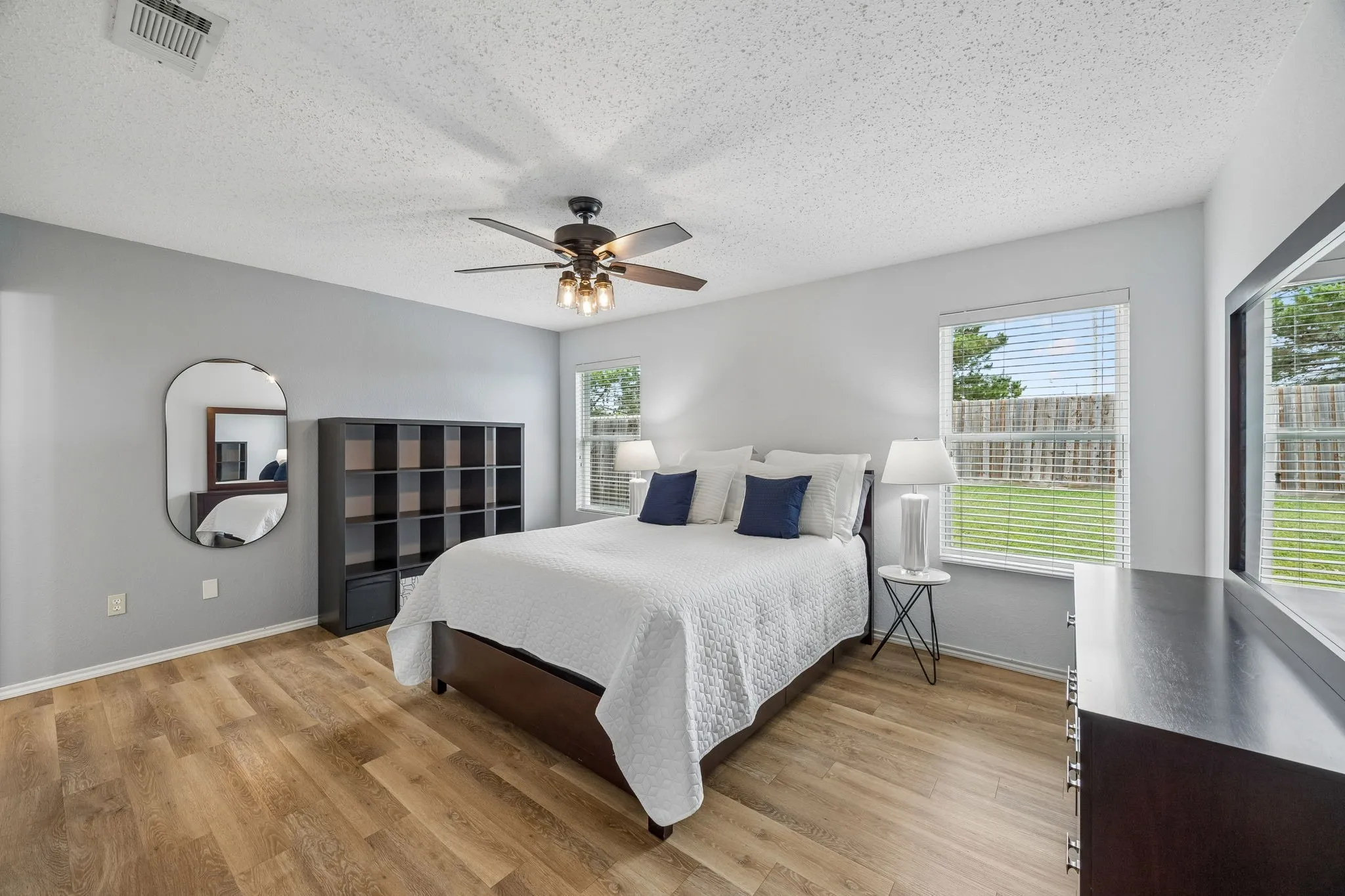 Single Family Residence For Sale in Tarrant County , 5441 Camarillo Drive, Fort Worth, Texas 76244, 3 Bedroom, 2 Bathroom, 2 Garage spaces, 1,519 Sqft, built in 2002, mls#21300354, Real Estate Agent in Fort Worth, Homes For Sale in Tarrant county, Homes For Sale in Fort Worth, Realtor in Fort Worth Texas, Real Estate Brokerage Independent Realty Texas, Luminita Cordes Realtor