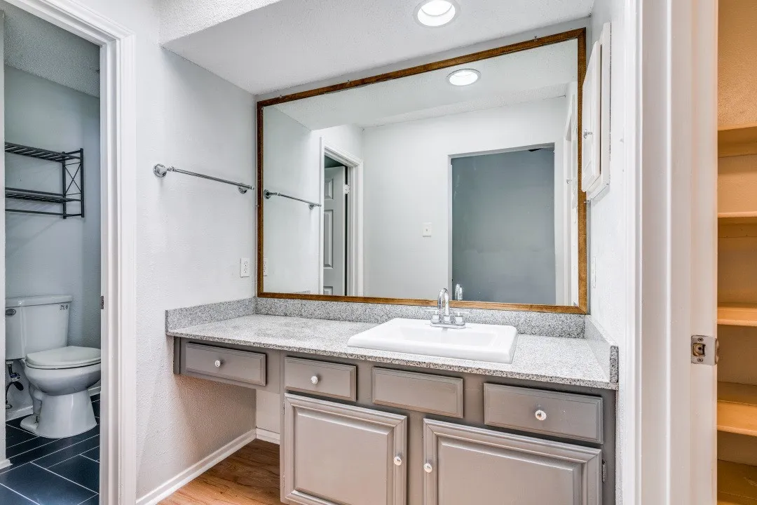 Condominium For Sale in Dallas County , 3635 Garden Brook Drive 10100, Farmers Branch, Texas 75234, 2 Bedroom, 3 Bathroom, Garage spaces, 1,304 Sqft, built in 1983, mls#21301734, Real Estate Agent in Farmers Branch, Homes For Sale in Dallas county, Homes For Sale in Farmers Branch, Realtor in Farmers Branch Texas, Real Estate Brokerage Independent Realty Texas, Luminita Cordes Realtor