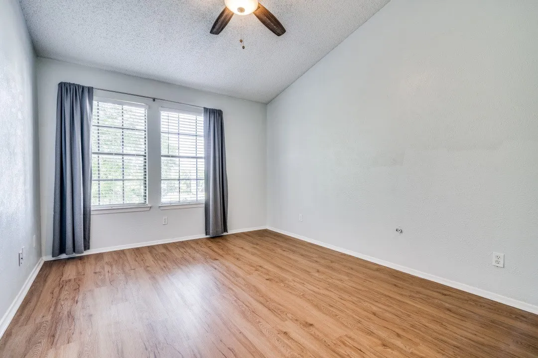 Condominium For Sale in Dallas County , 3635 Garden Brook Drive 10100, Farmers Branch, Texas 75234, 2 Bedroom, 3 Bathroom, Garage spaces, 1,304 Sqft, built in 1983, mls#21301734, Real Estate Agent in Farmers Branch, Homes For Sale in Dallas county, Homes For Sale in Farmers Branch, Realtor in Farmers Branch Texas, Real Estate Brokerage Independent Realty Texas, Luminita Cordes Realtor