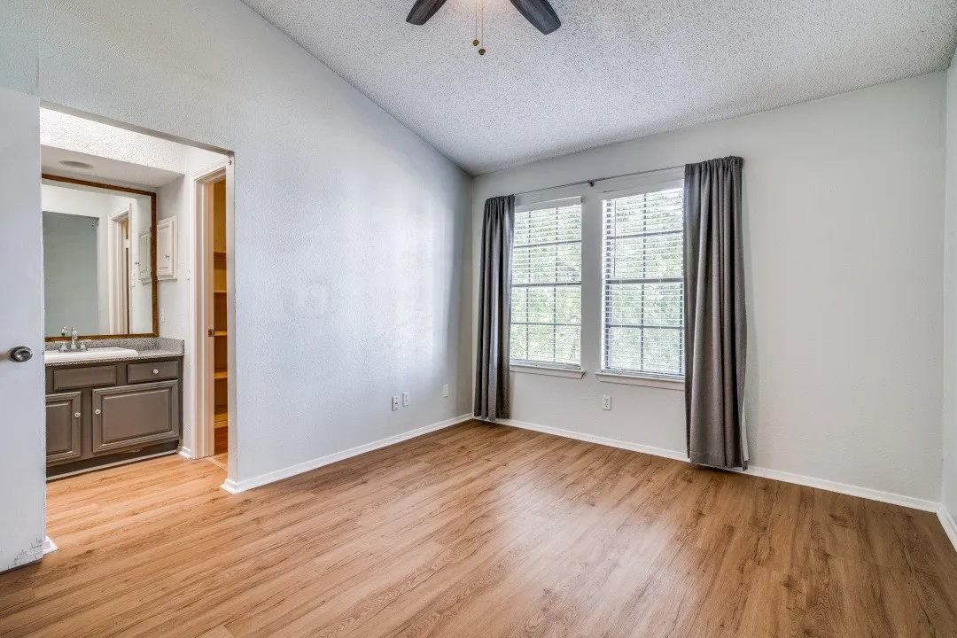 Condominium For Sale in Dallas County , 3635 Garden Brook Drive 10100, Farmers Branch, Texas 75234, 2 Bedroom, 3 Bathroom, Garage spaces, 1,304 Sqft, built in 1983, mls#21301734, Real Estate Agent in Farmers Branch, Homes For Sale in Dallas county, Homes For Sale in Farmers Branch, Realtor in Farmers Branch Texas, Real Estate Brokerage Independent Realty Texas, Luminita Cordes Realtor